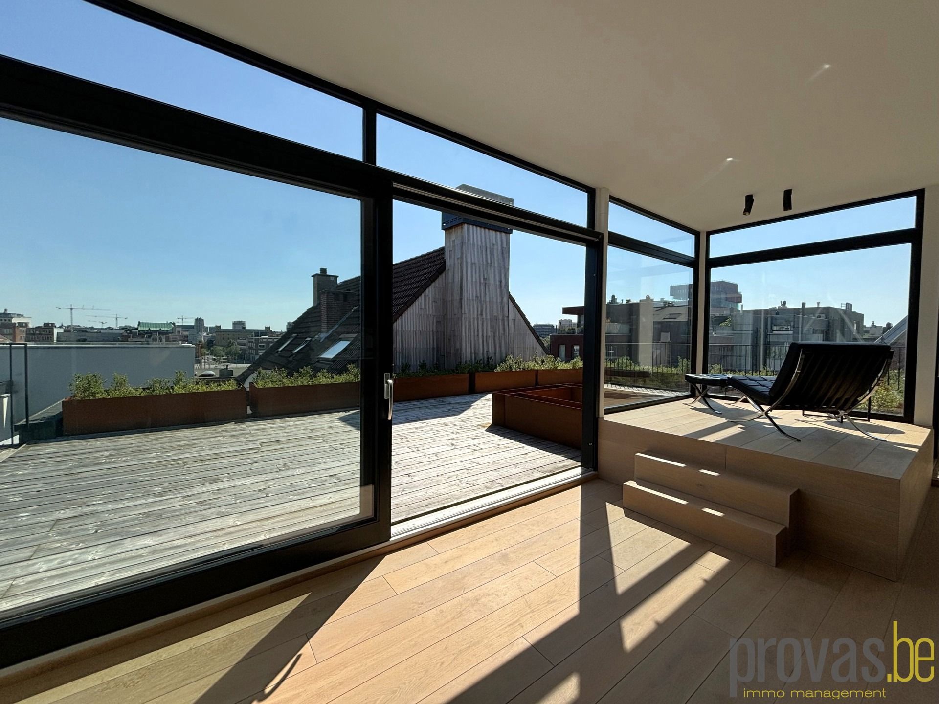 PRACHTIGE PENTHOUSE VAN CA 134 M² MET UNIEK TERRAS CA 102 M² foto 4