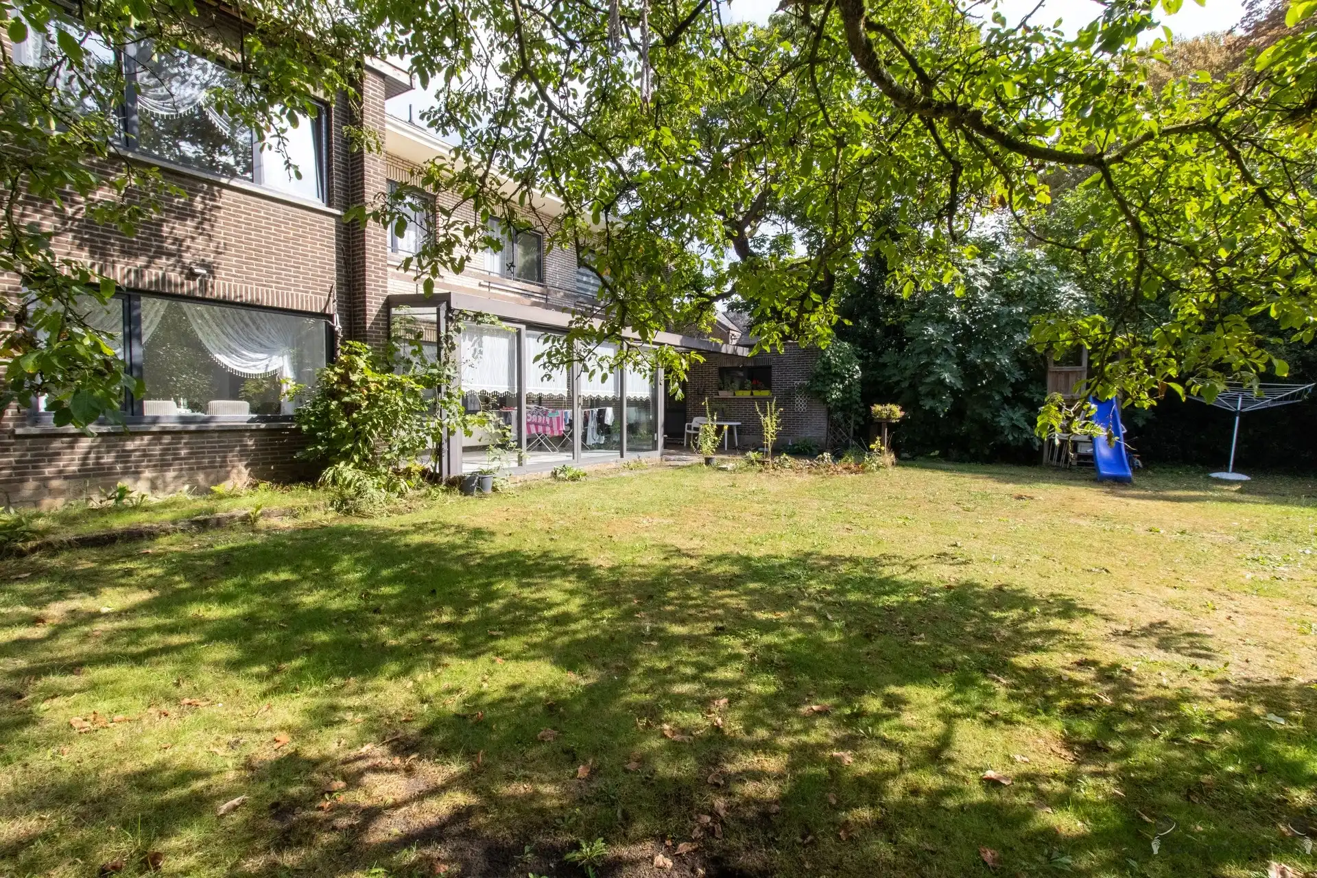 Villa met 6 slpks + mogelijkheid praktijkruimte foto 3