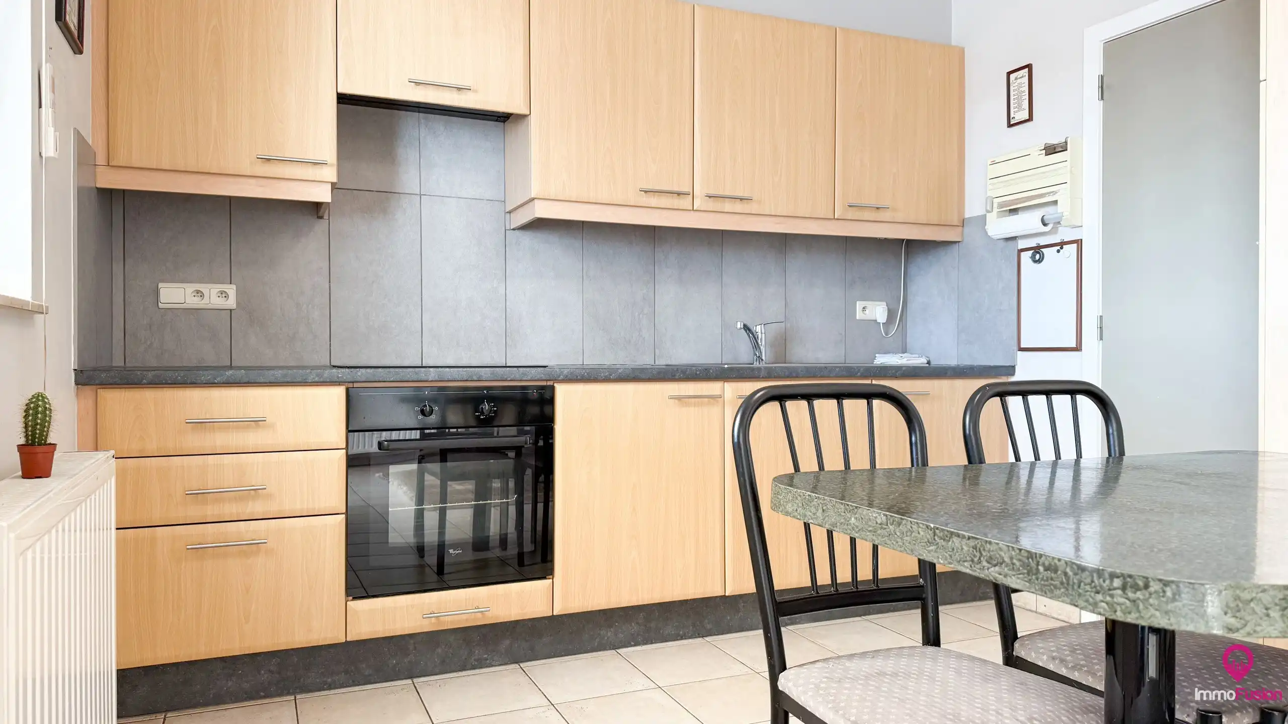 Instapklaar appartement met terras op centrale ligging! foto 10