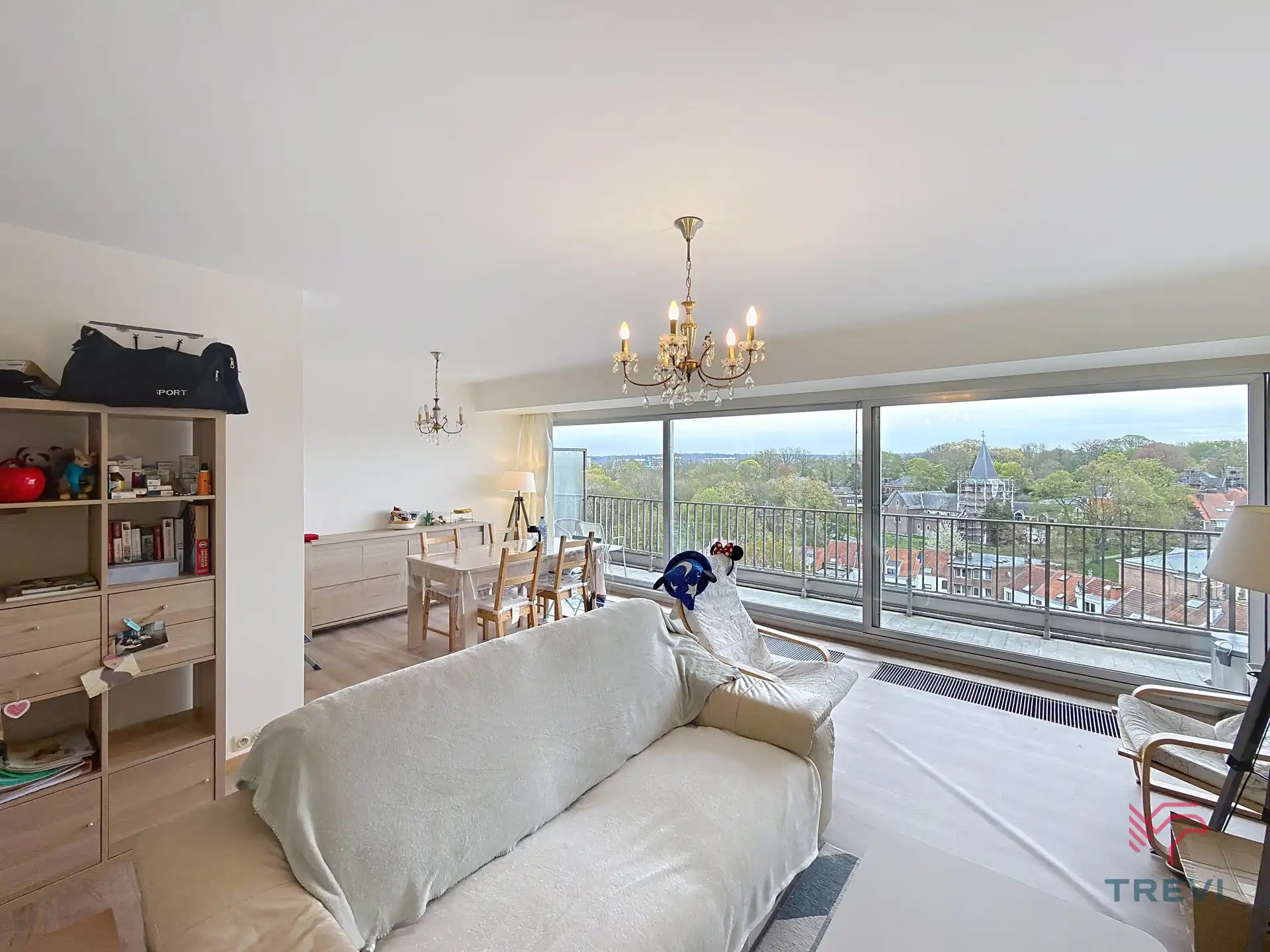 Licht appartement met 2 slaapkamers op de 10e verdieping! foto 4