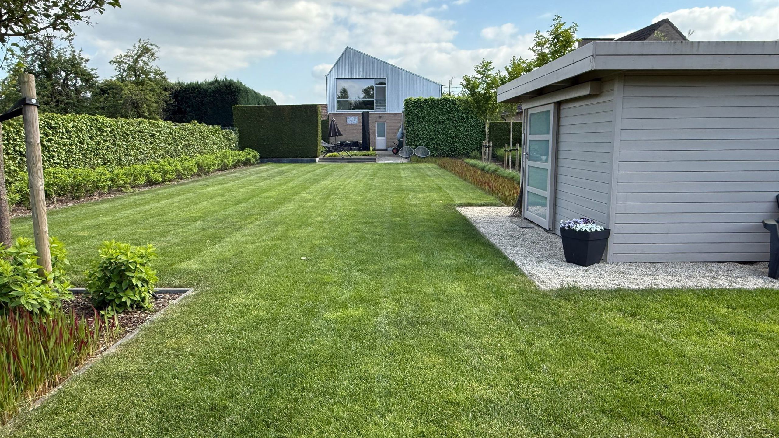 Volledig gerenoveerde woning foto {{pictureIndex}}