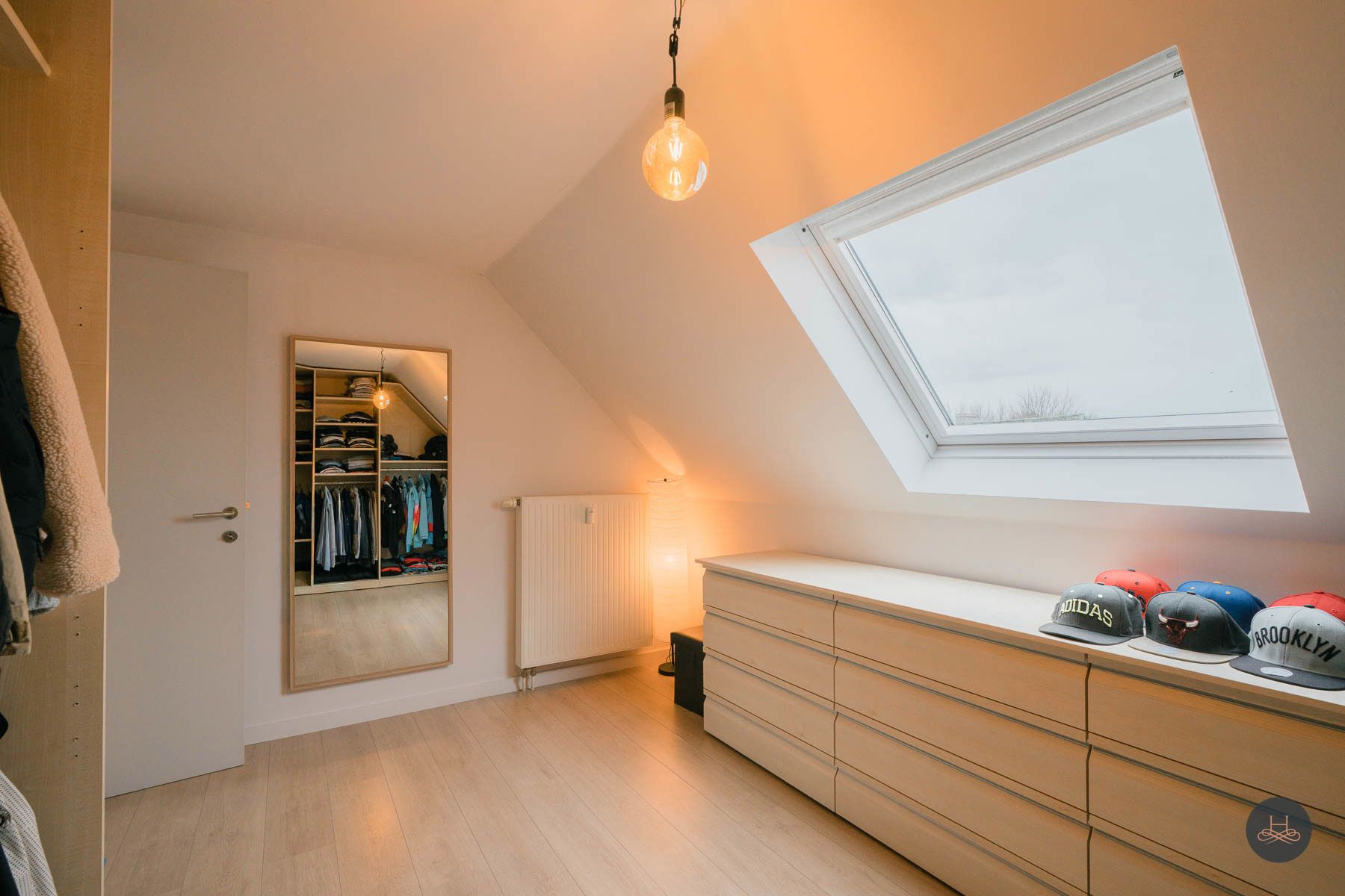 Gerenoveerde duplex met enorm terras en autostaanplaats foto 16