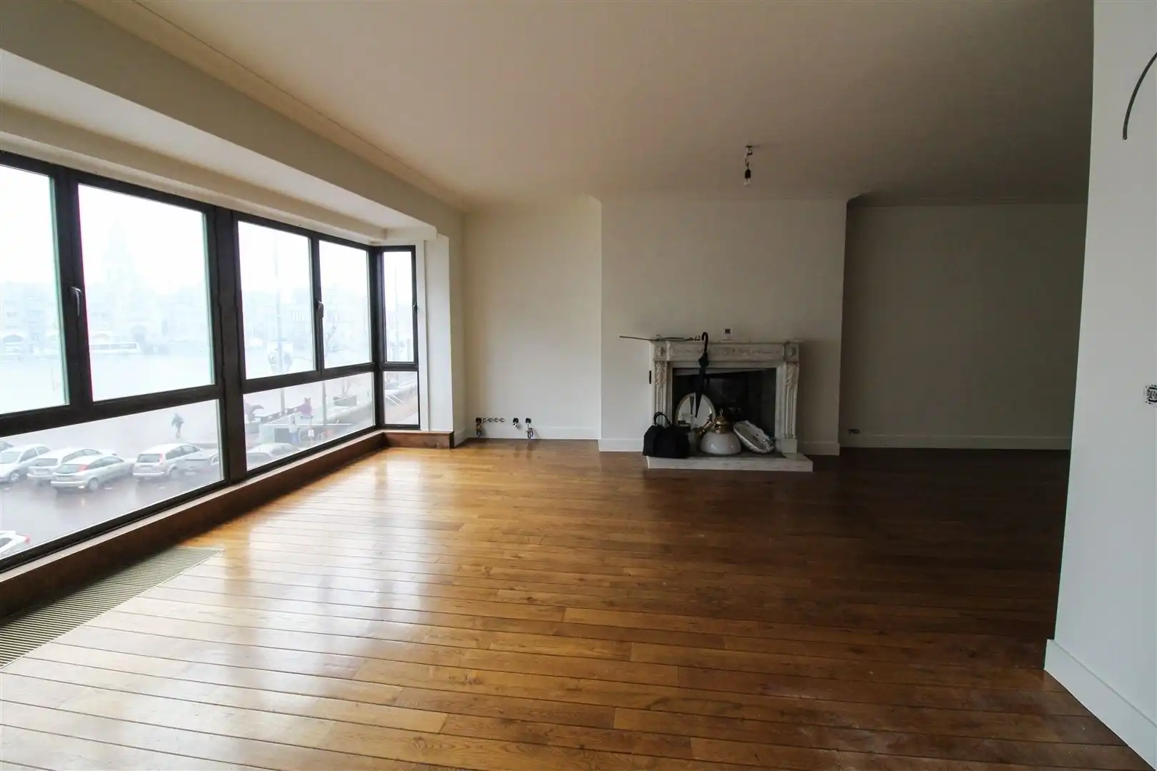 Ruim appartement met uitzicht over de Grote Markt foto 5