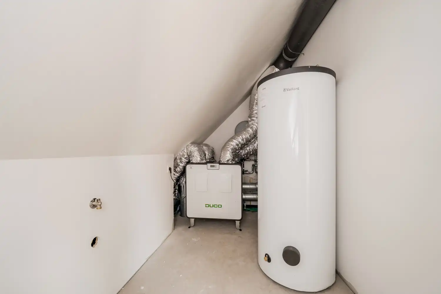 Volledig gerenoveerde charmante dorpswoning met uitmuntende energiescore foto 15