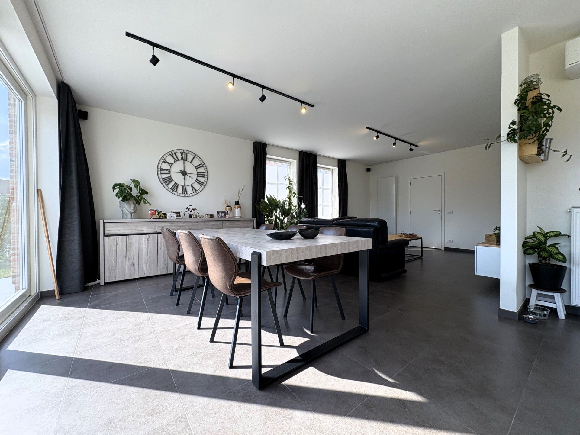 Instapklare nieuwbouw woning in Sint-Eloois-Vijve foto 3