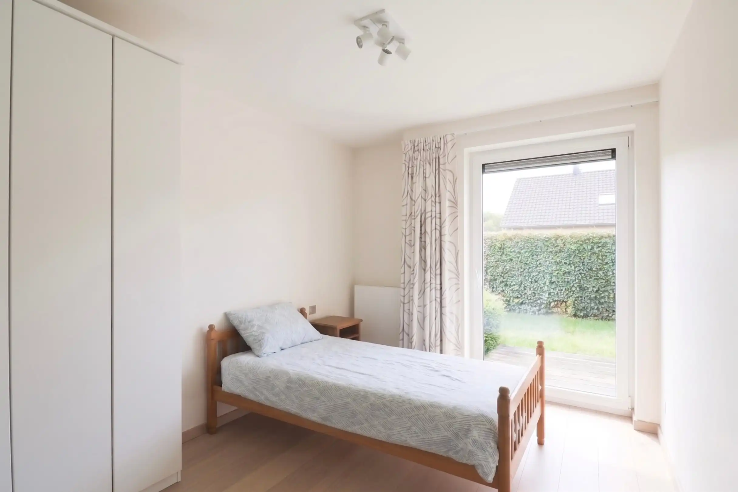 Interessante opbrengsteigendom: verhuurd appartement met tuin en garage in centrum Oostduinkerke foto 8