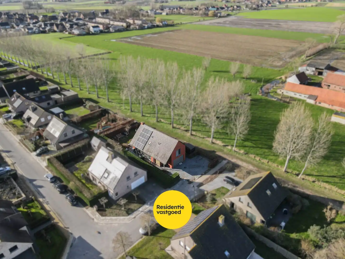 Ruime gezinswoning in doodlopende straat foto 26