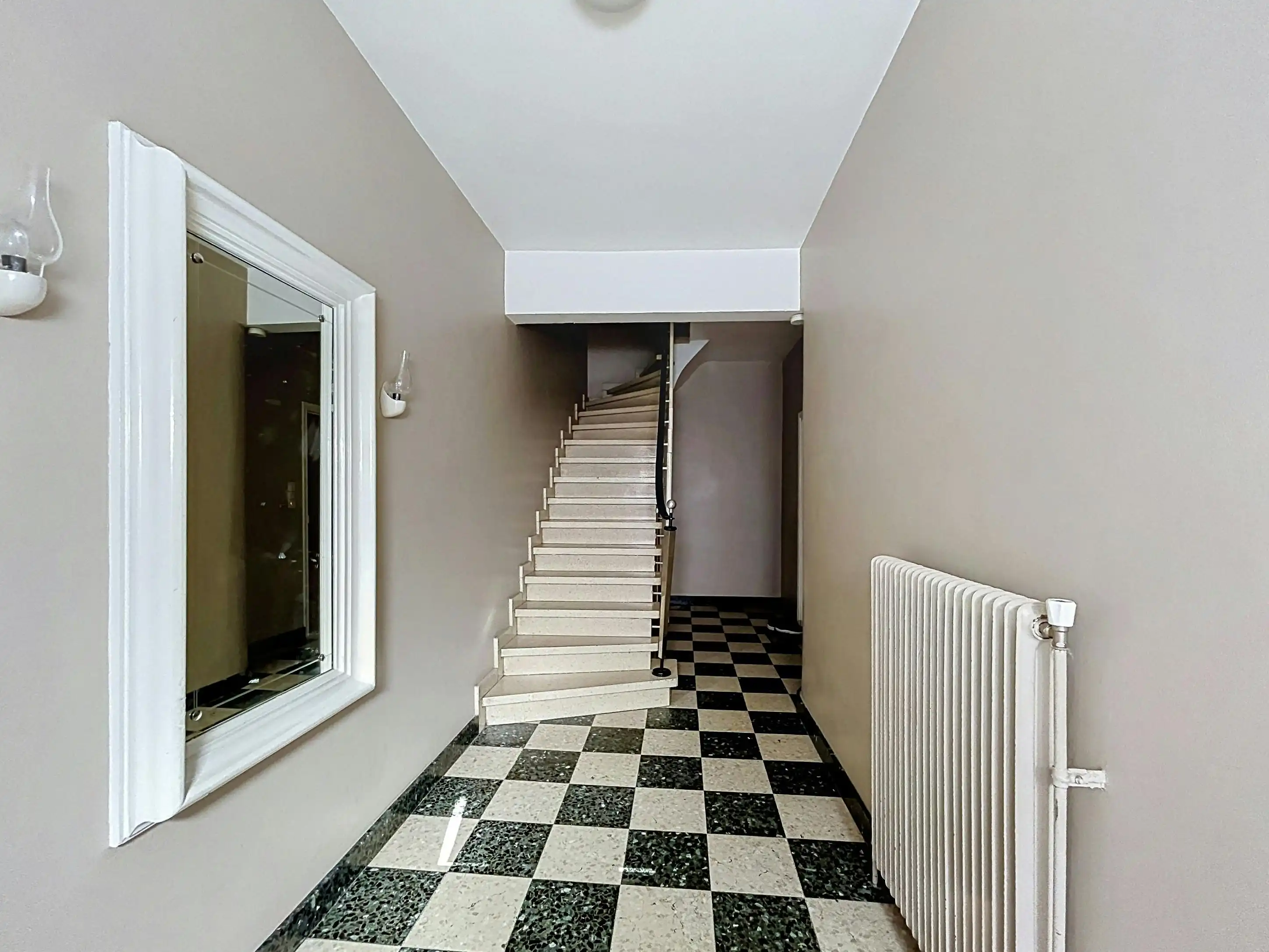 Te renoveren appartement met 2 slaapkamers in Vilvoorde foto 2
