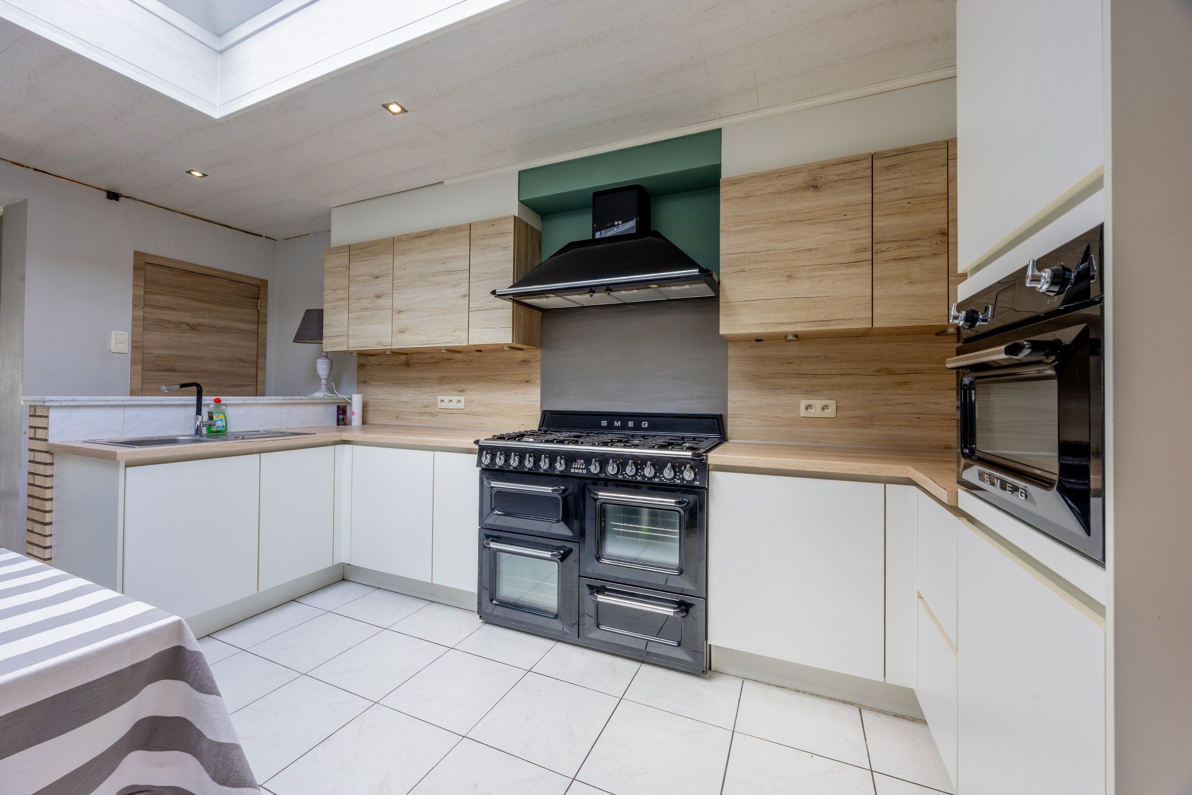 Starterswoning met drie slaapkamers en tuin foto 8