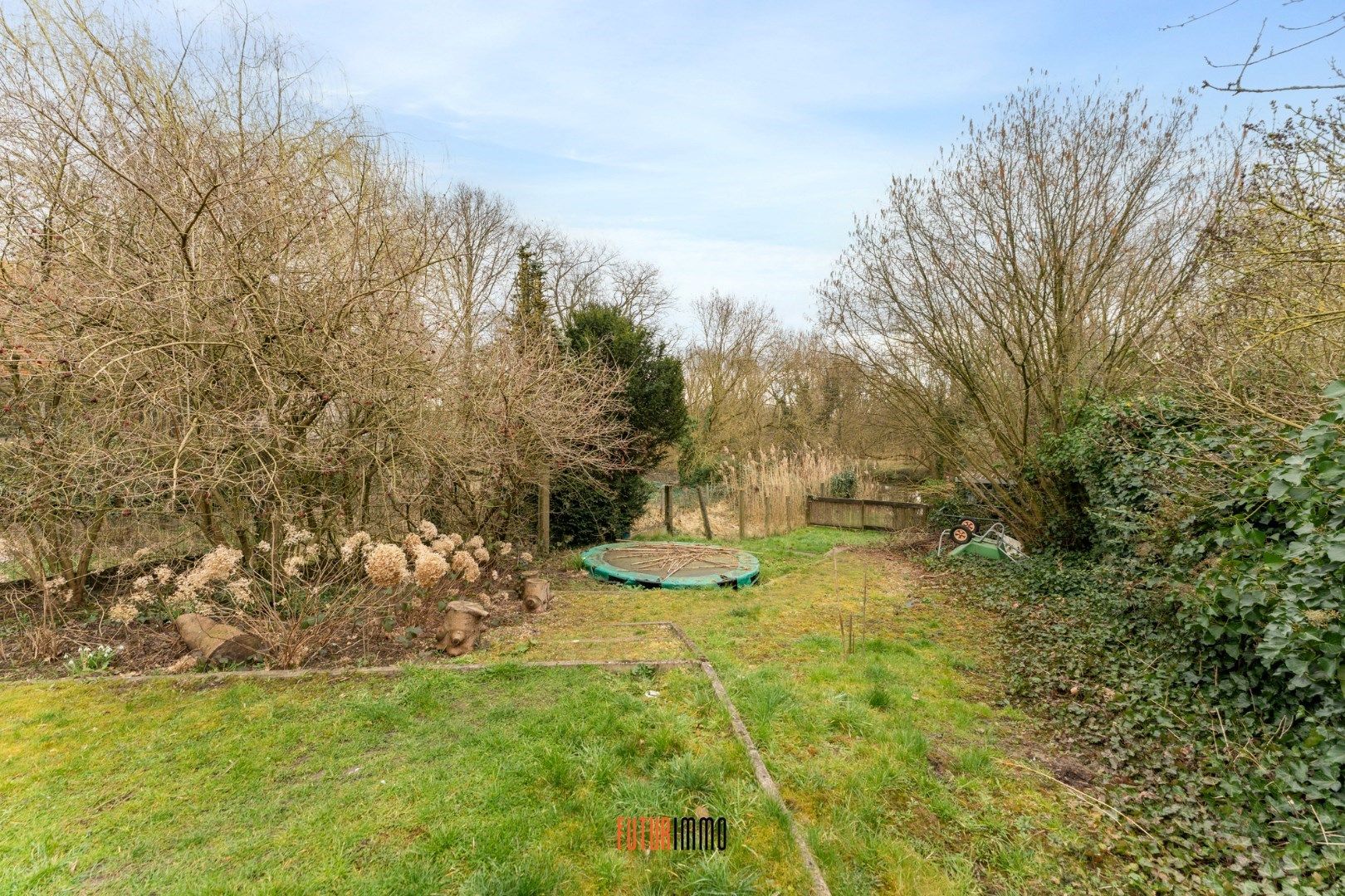 Instapklare HOB met 4 slaapkamers en ruime tuin foto 23