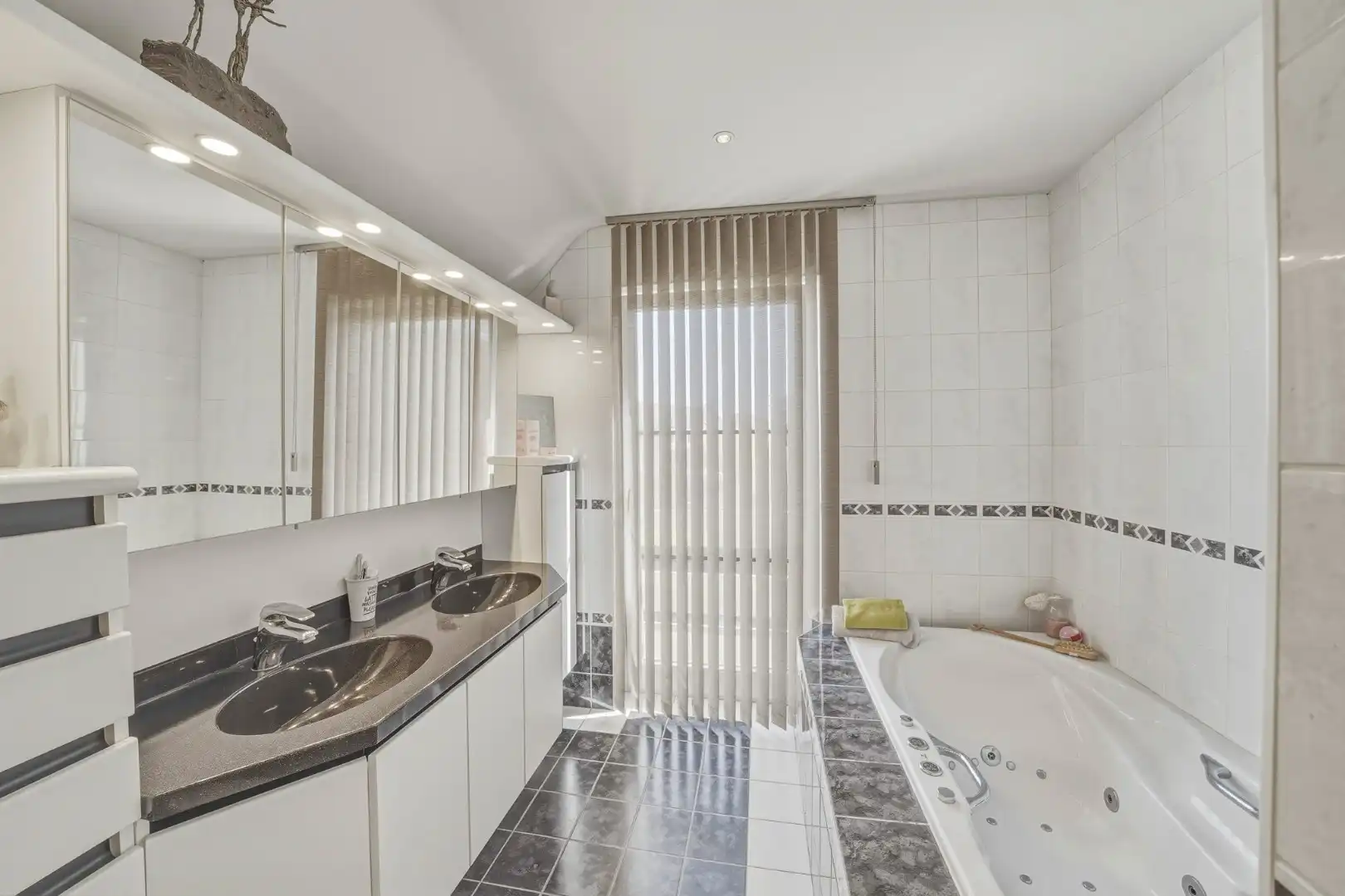 Ruime alleenstaande woning nabij zee en strand! foto 26