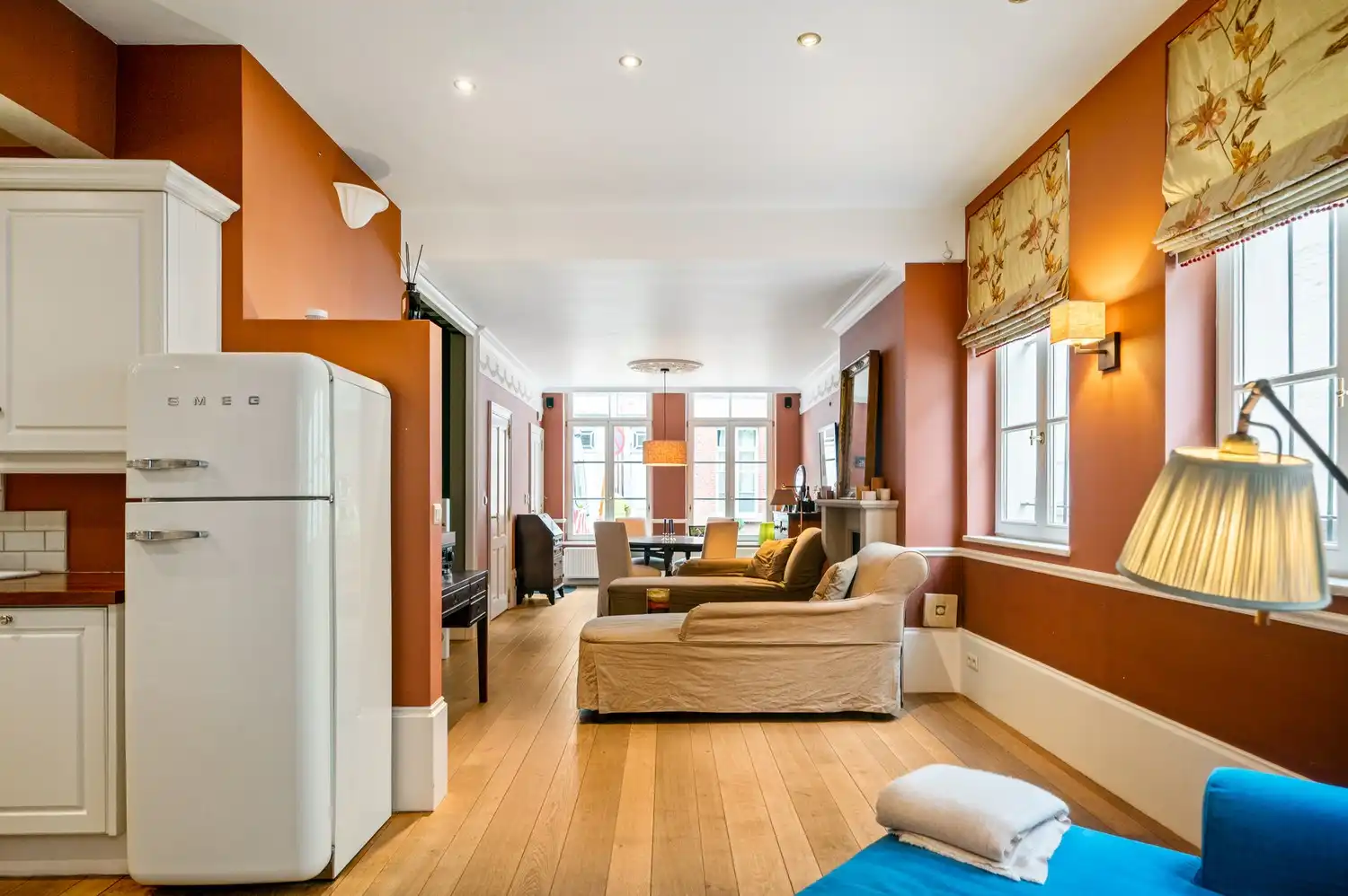 Charmante woning met 2 slaapkamers, 2 badkamers en een ruime woonkamer op toplocatie in centrum Lier foto 5
