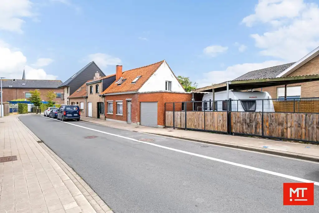 Halfopen woning in de dorpskern van Beselare foto 17