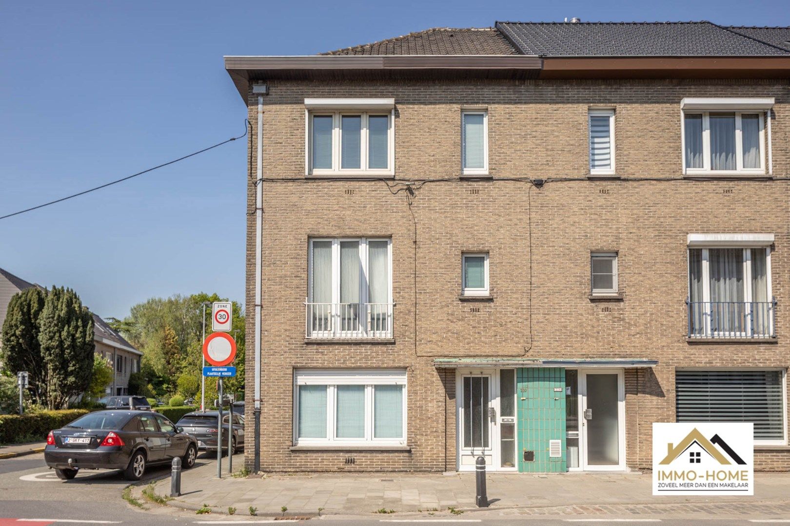 Hoofdfoto van de publicatie: Hoekwoning met vier slaapkamers en twee badkamers te Gent