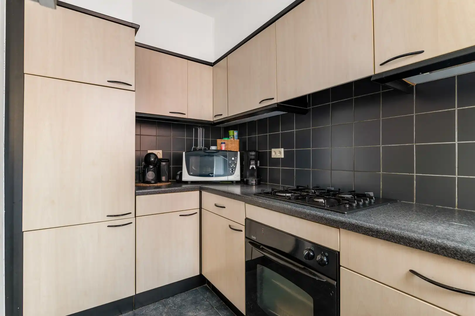Lichtrijk appartement met zonnige tuin in Schoten foto 5