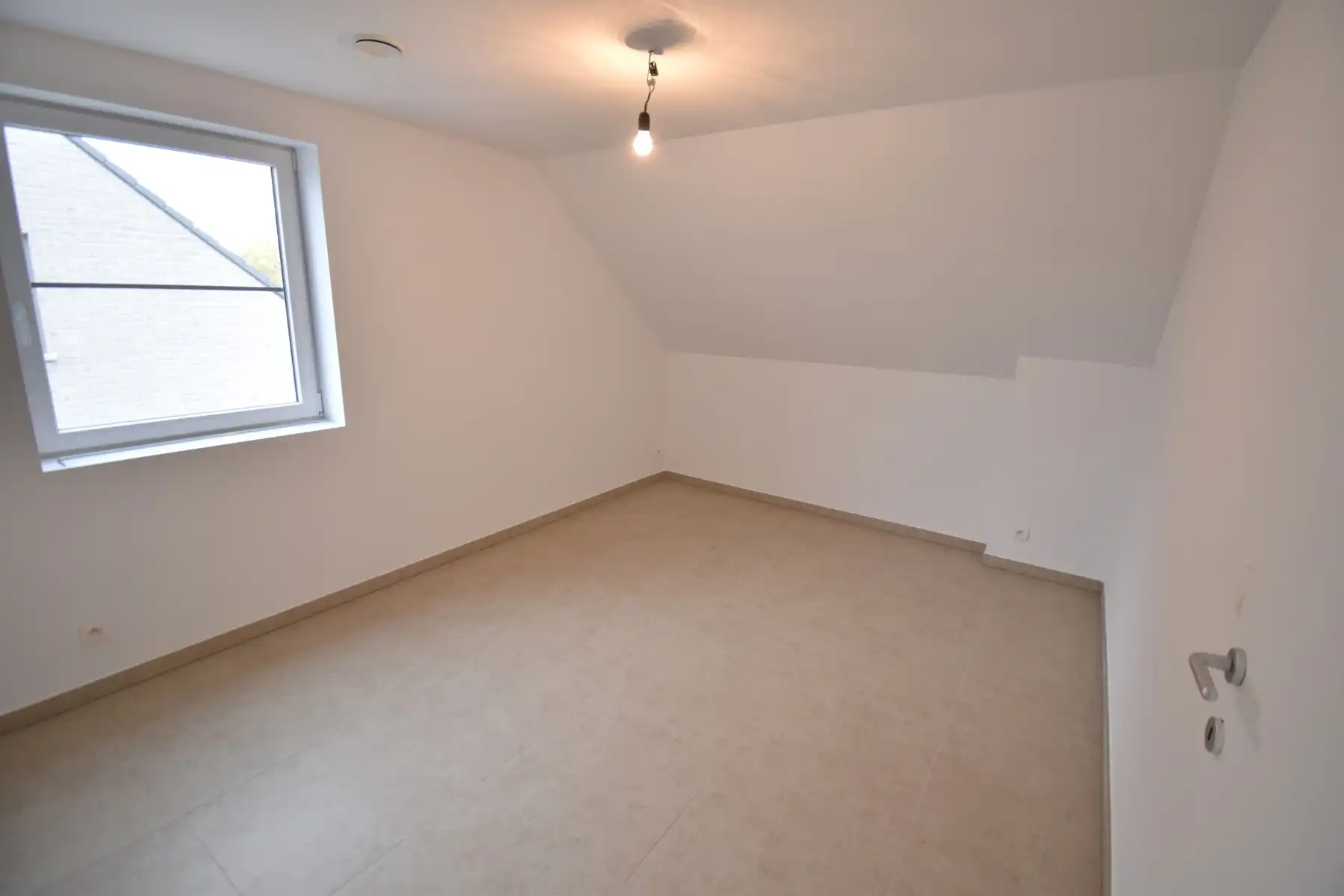 Recente gezinswoning met 3 slaapkamers foto 11