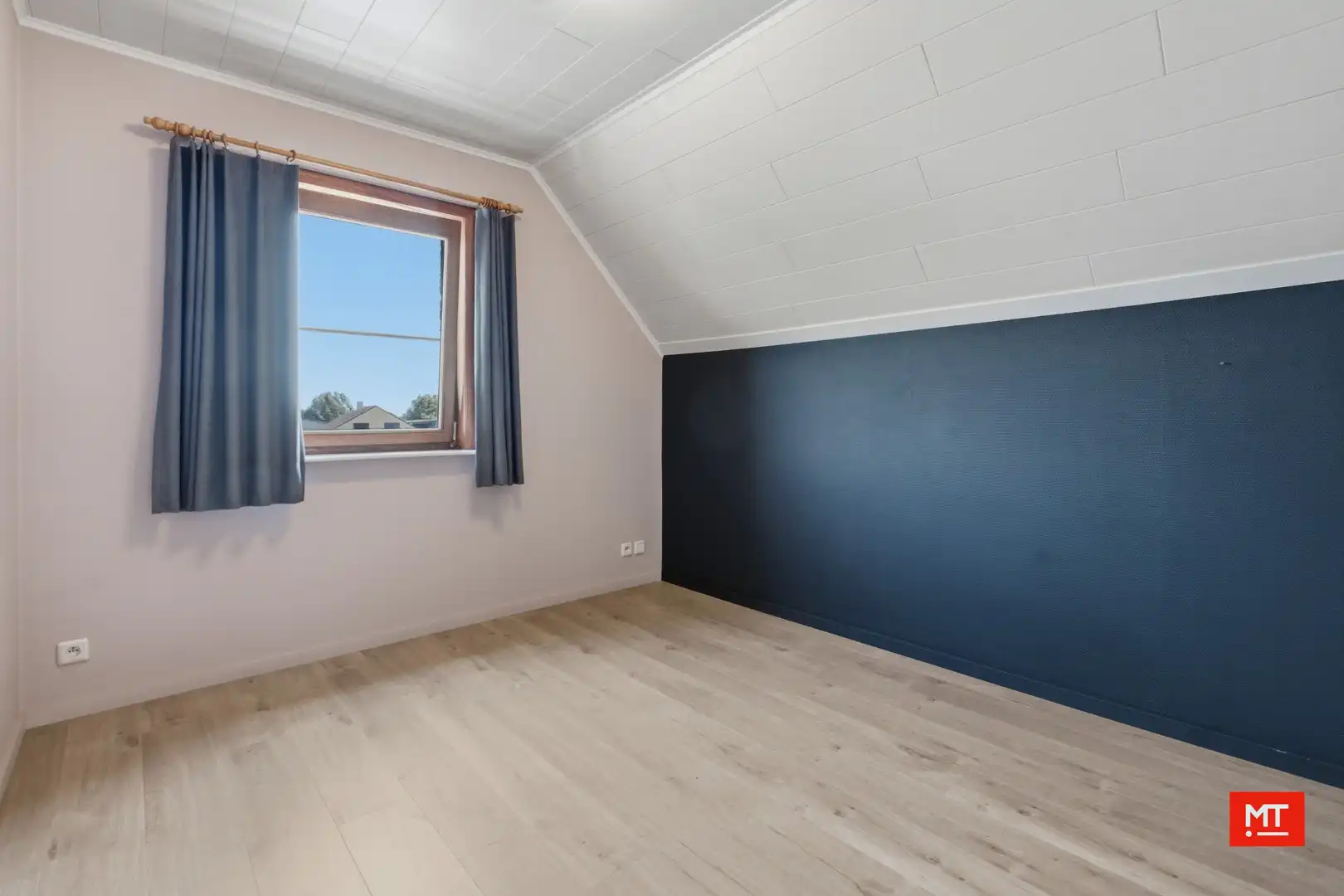 Alleenstaande woning met 4 slaapkamers, zonnige tuin en garage op de Molenhoek foto 9