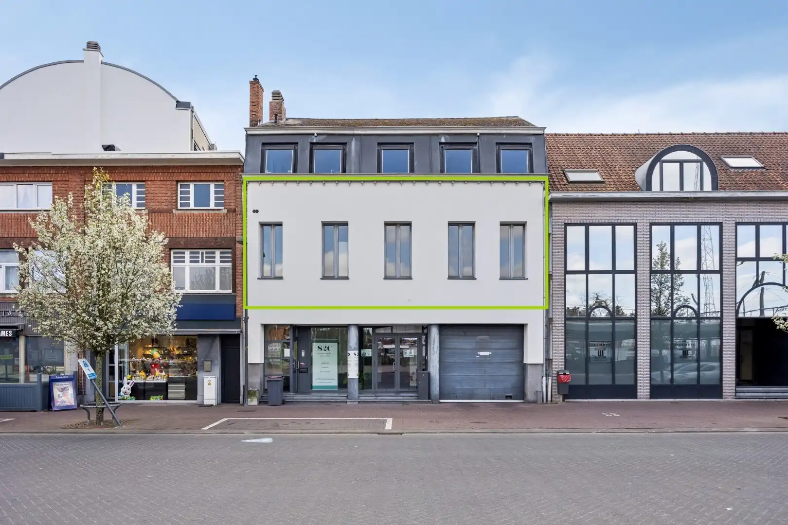 Appartement met 2 slaapkamers, garagebox en kelderberging in Mol-centrum ! foto {{pictureIndex}}