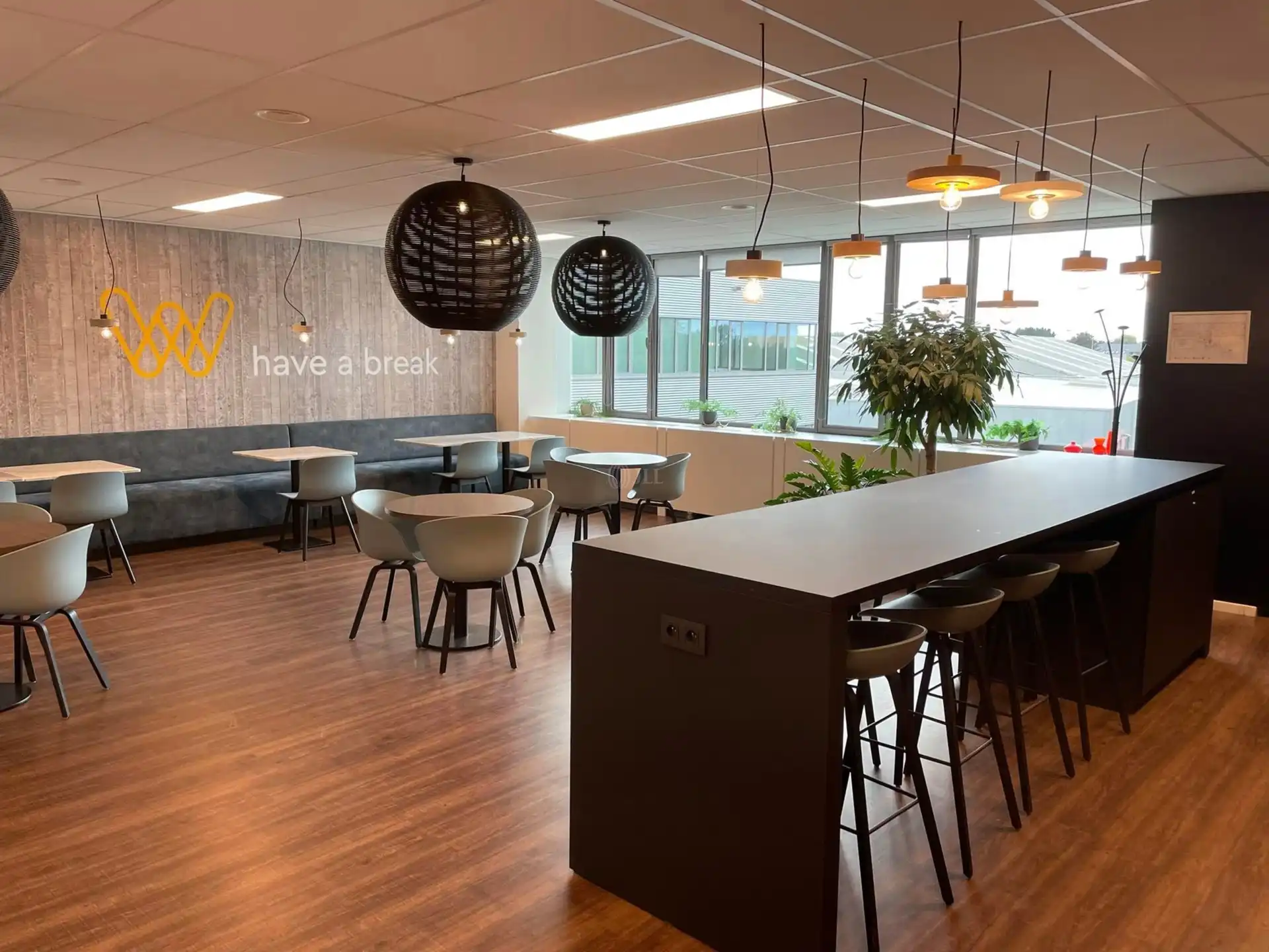 Moderne Opsplitsbare Kantoorruimte langs de E313  foto 3