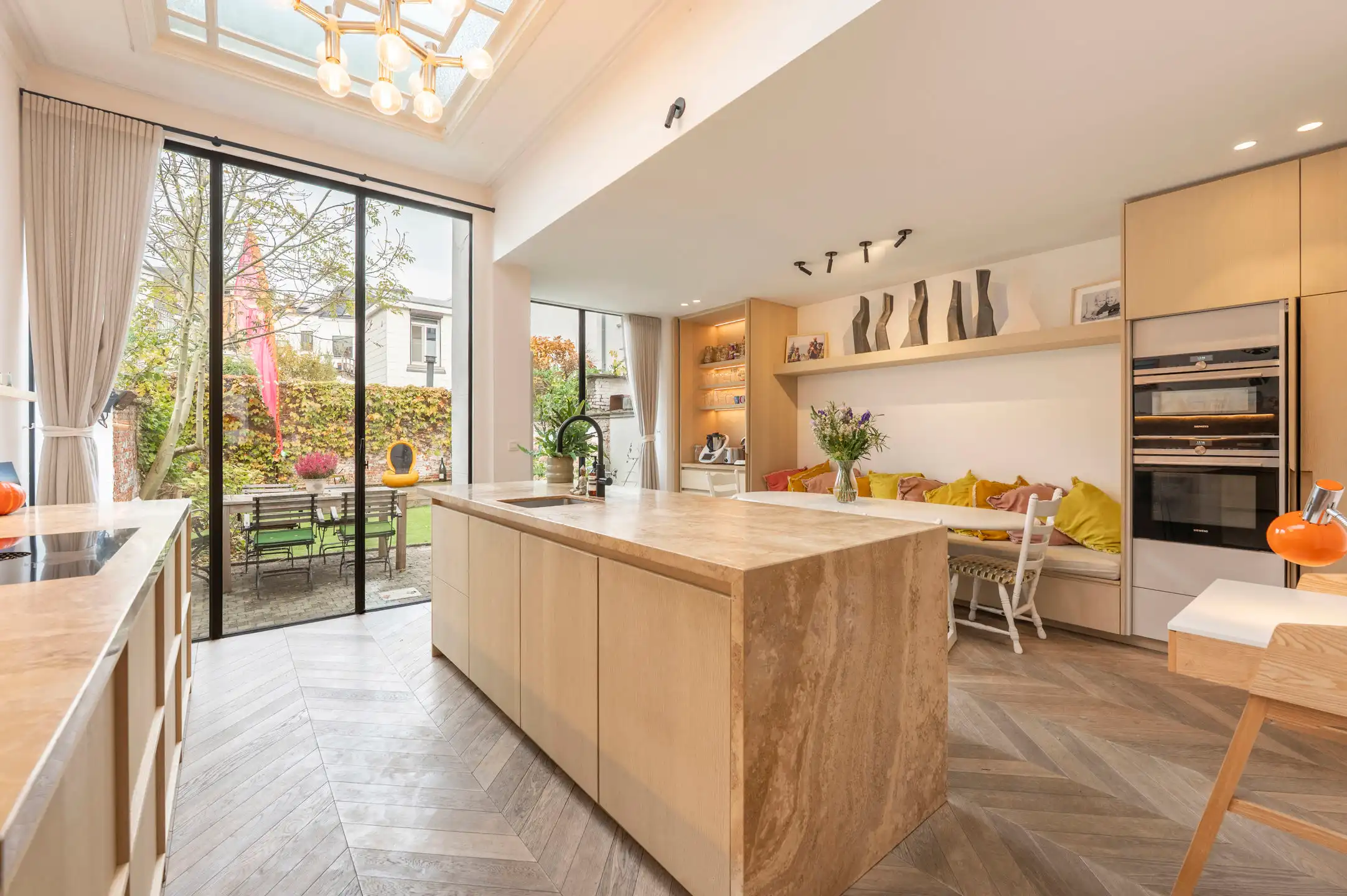 Gerenoveerd herenhuis met tuin aan het hippe Zurenborg  foto 4