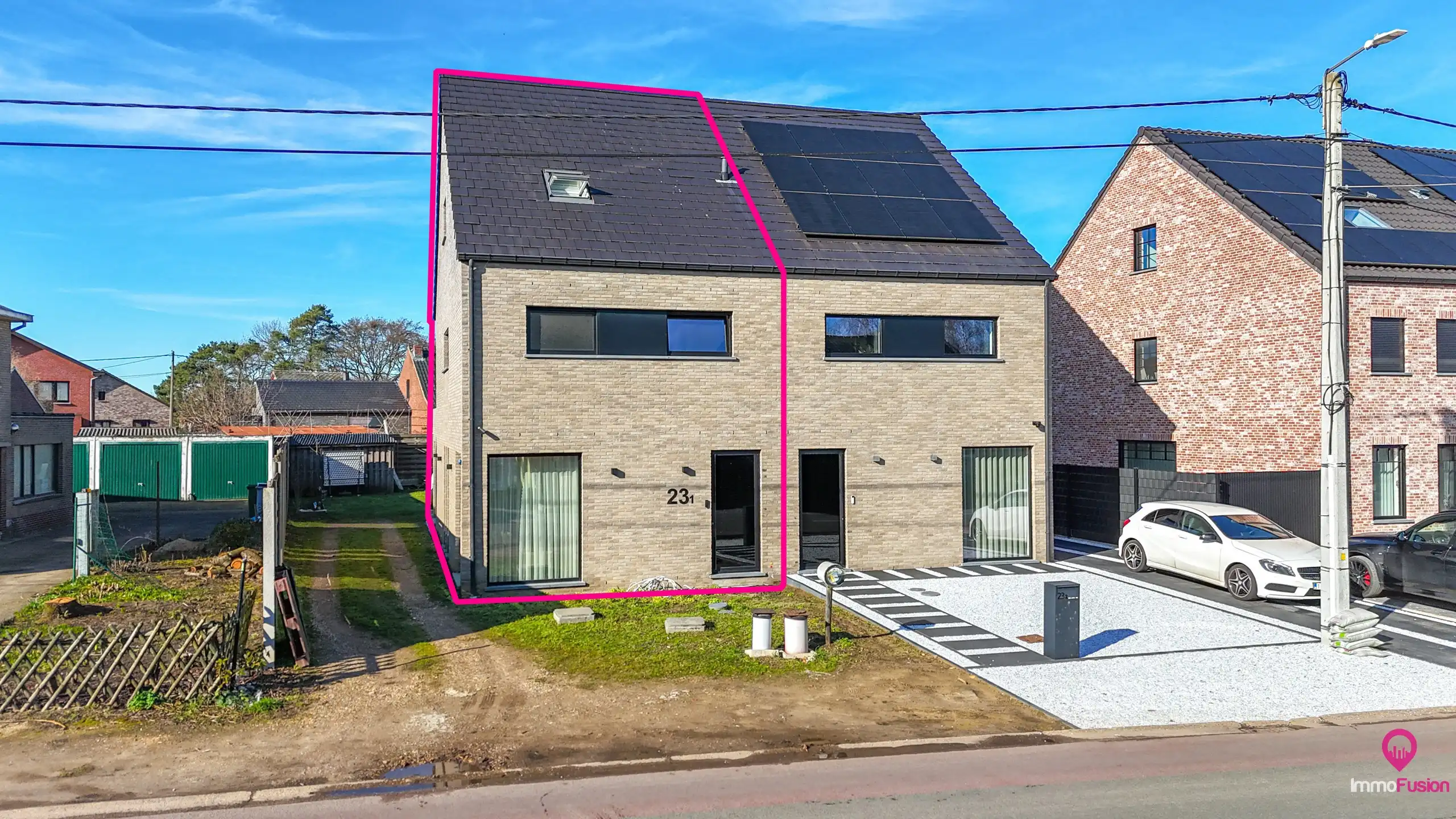 Instapklare energiezuinige HOB met 4 slaapkamers in Heusden! foto {{pictureIndex}}