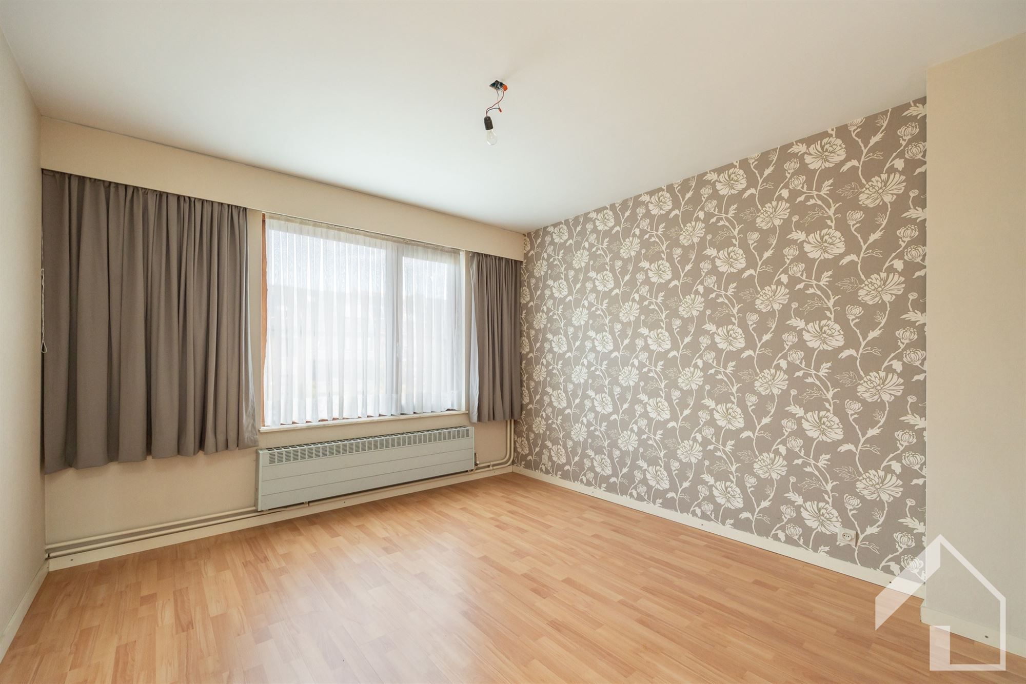 Deels te renoveren woning foto 12