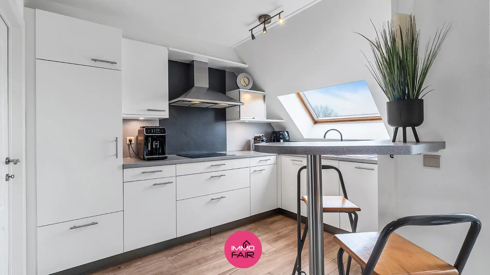 Ruim duplex appartement in kleinschalige residentie op toplocatie in Maasmechelen foto 5