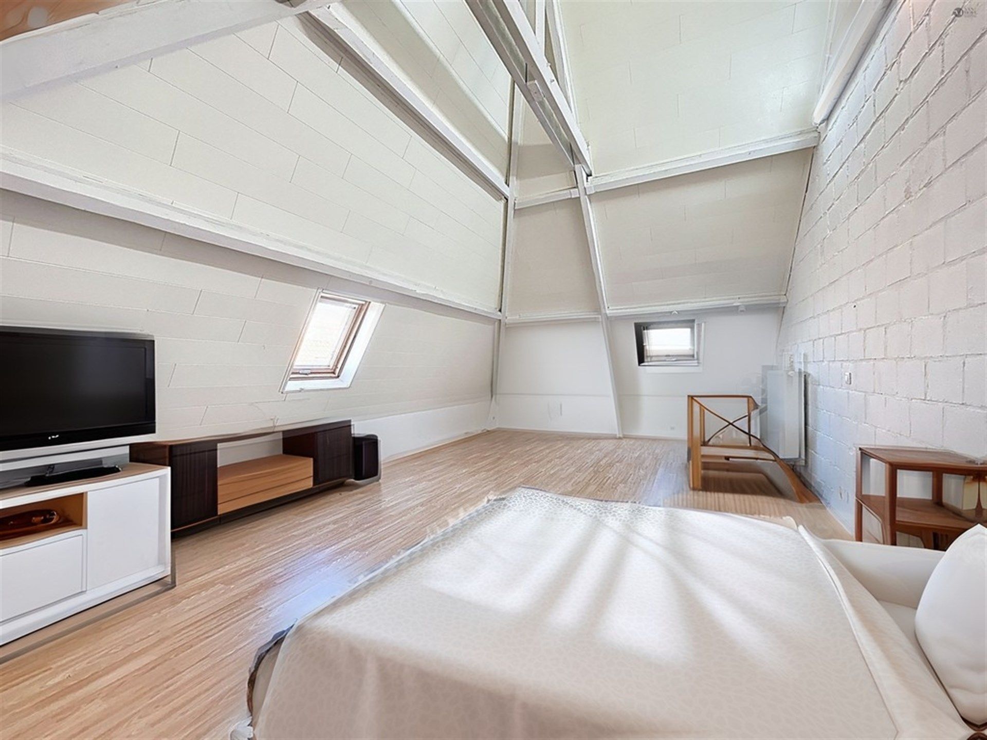 Half open bebouwing met 3 slaapkamers en 3 garages op perceel van 235m²  foto 16