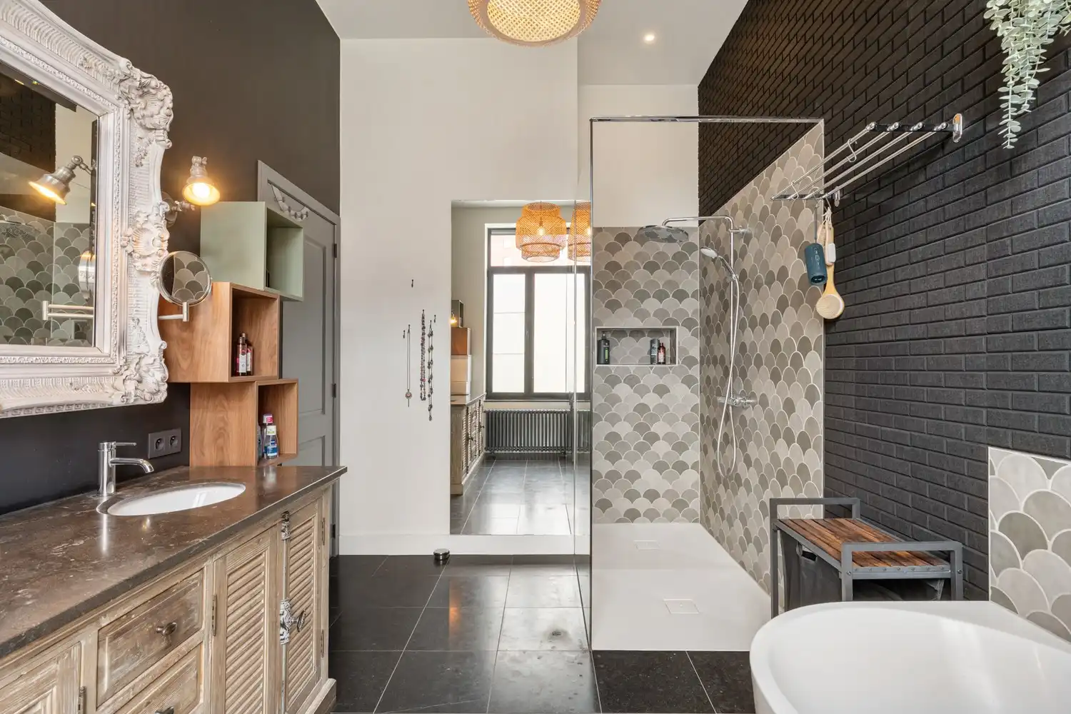 Gerenoveerde en energiezuinige woning met 4 slaapkamers en een tuin met een achteruitgang en een grote garage te centrum Leuven! foto 24