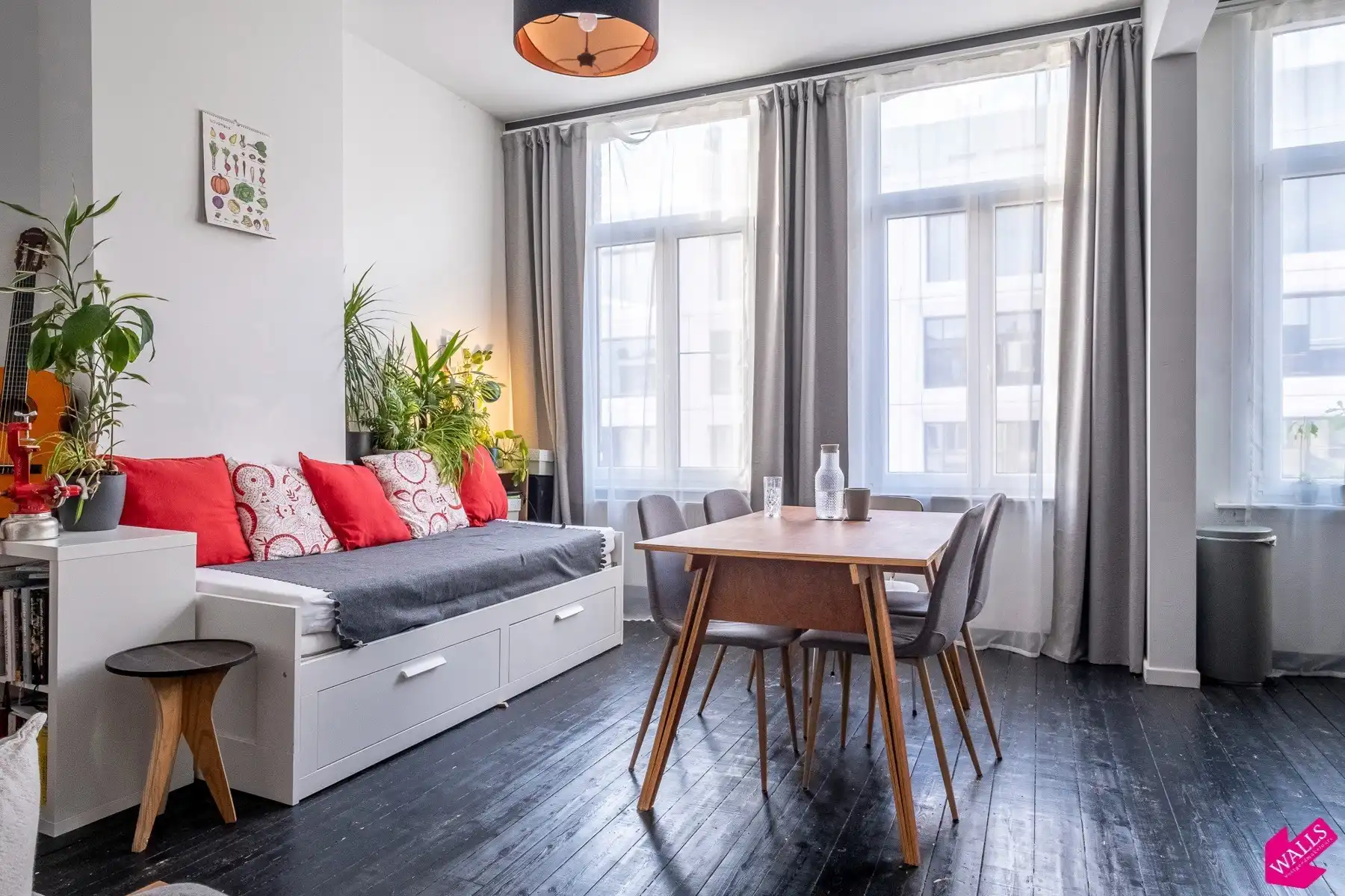 Licht en ruim 1 slaapkamer appartement te Berchem foto 2