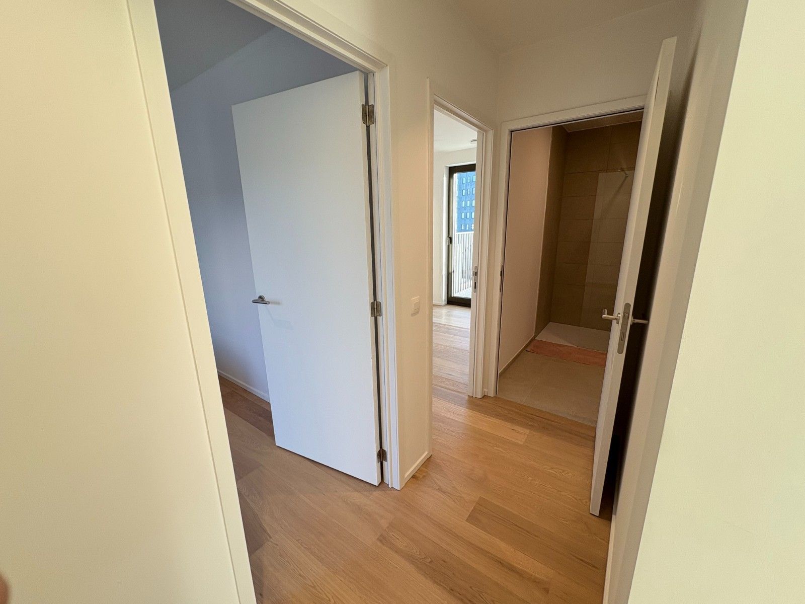 EXCLUSIEF EN LUXUEUS WONEN OP EEN BOOGSCHEUT VAN DE MARKT IN WAREGEM foto 18