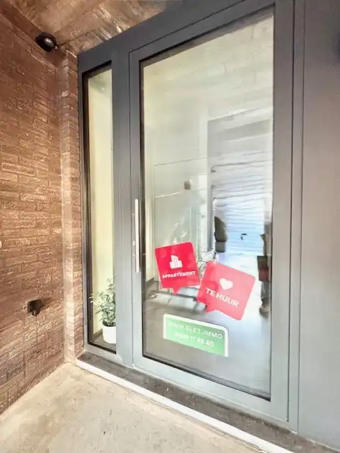 RECENT EN LICHTRIJK APPARTEMENT MET 2 KAMERS EN PARKEERPLAATS foto 15