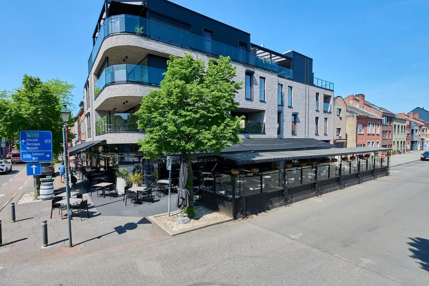 Uniek handelspand op toplocatie in het aangename centrum van Leopoldsburg foto 2