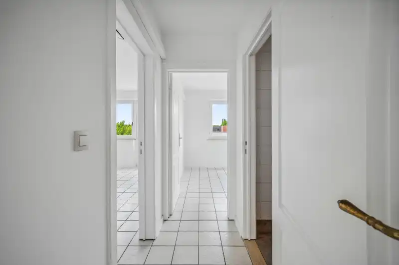 Ruim appartement op de 2 de verdieping foto 4