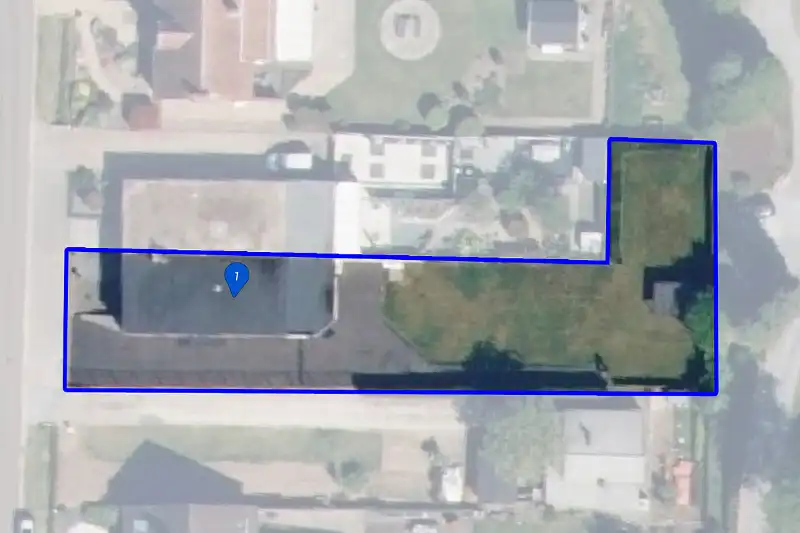 Ruime en rustig gelegen, te renoveren gelijkvloerse woning met bijna volledige onderkeldering op een knap perceel foto 5
