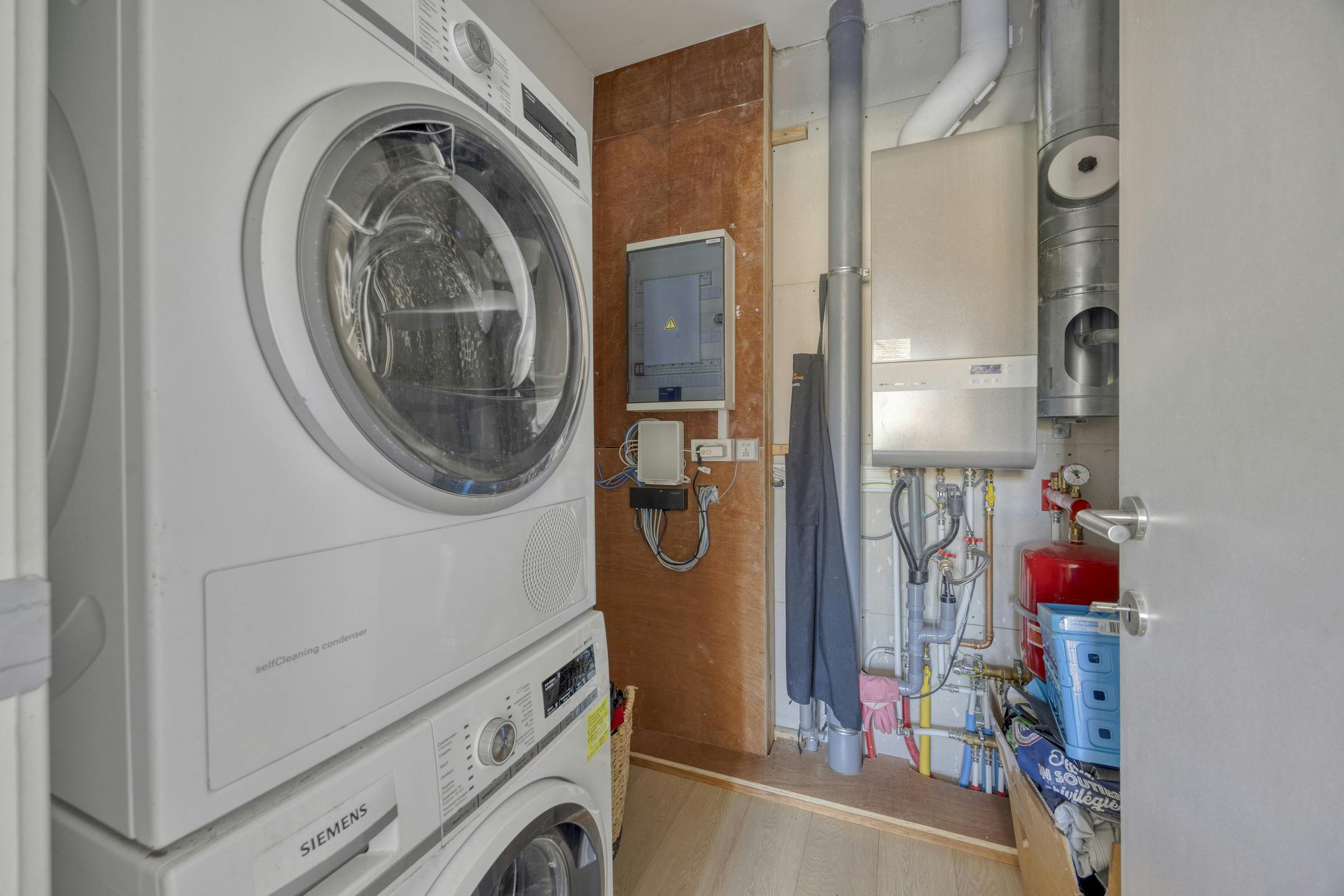 Lichtrijk en ruim gerenoveerd appartement nabij Gent-centrum foto 6