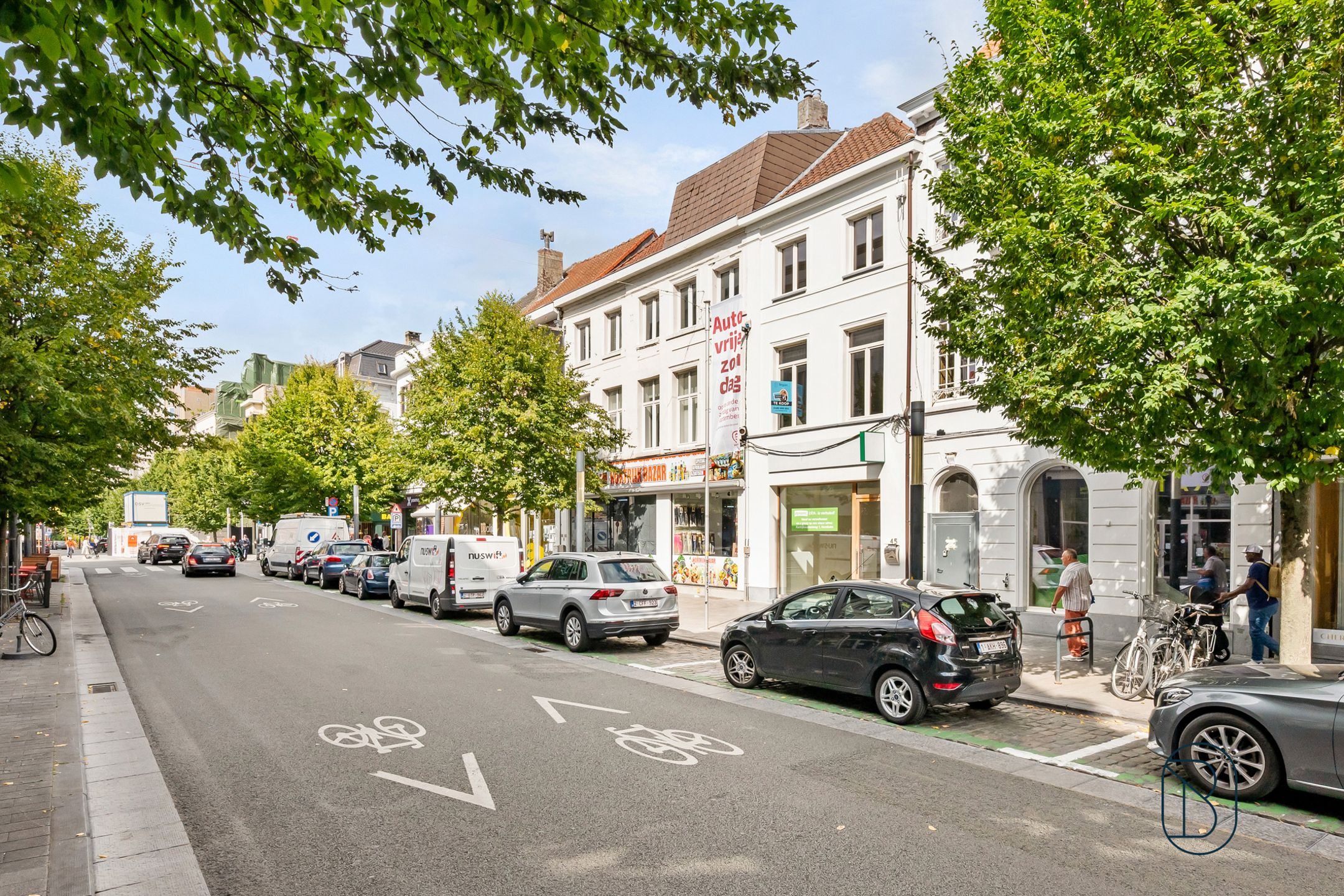 Handelspand met kantoren op topligging in centrum Kortrijk foto 2