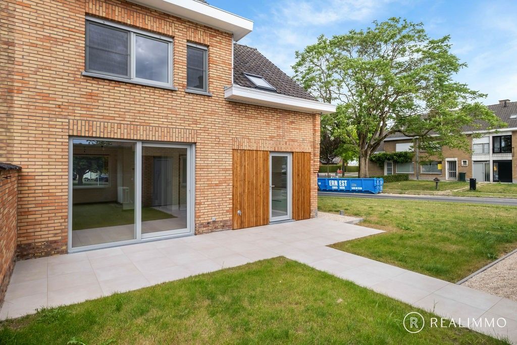 Instapklare topper met garage in Zwevegem! foto 17