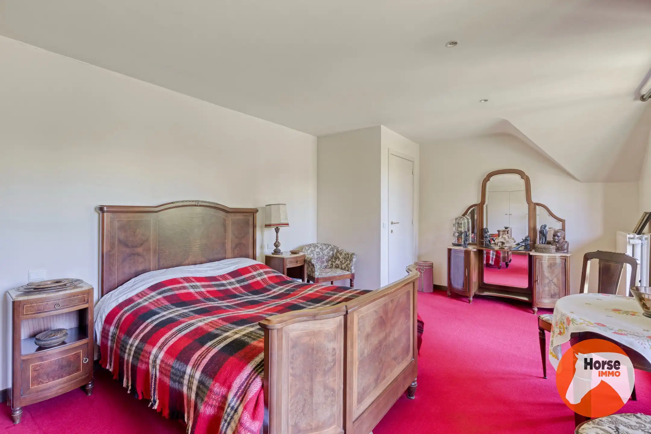 ROESELARE – Unieke villa met bijgebouwen op 4,7 ha foto 15