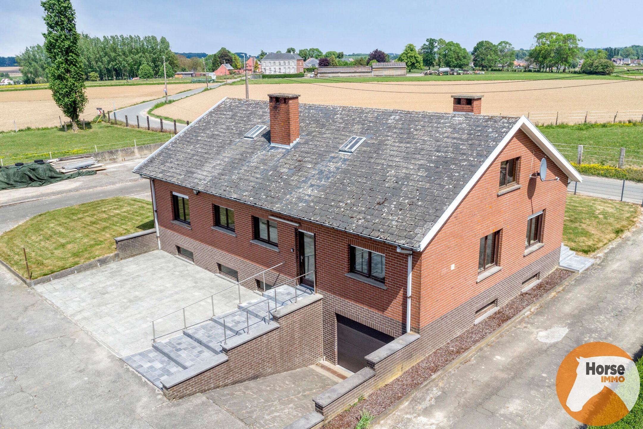 WOUBRECHTEGEM - Charmante woning met 2 loodsen op 1,61 ha  foto 3