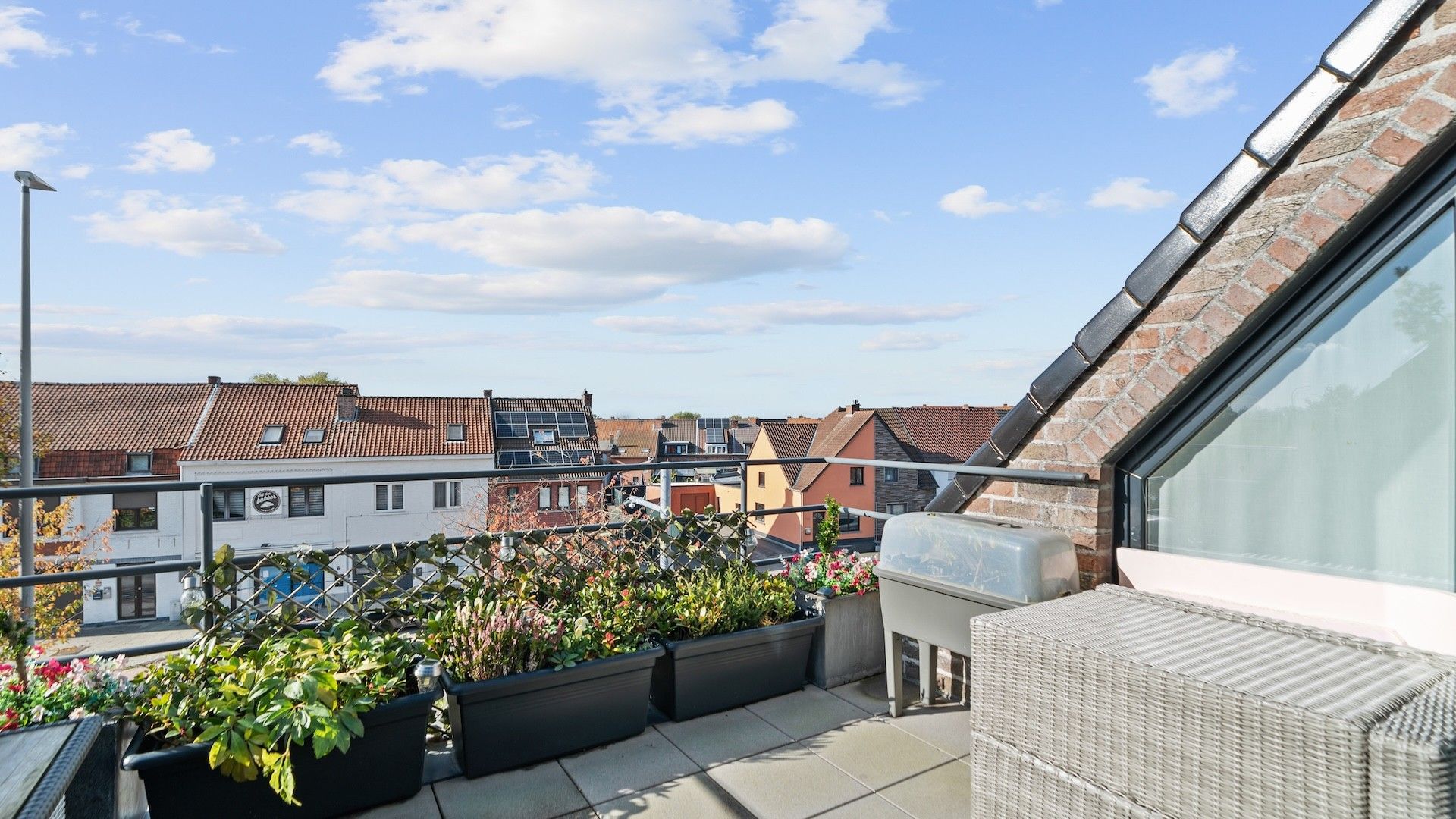 Energiezuinig appartement met 2 SLPK's en 2 autostaanplaatsen vlakbij het centrum foto 14