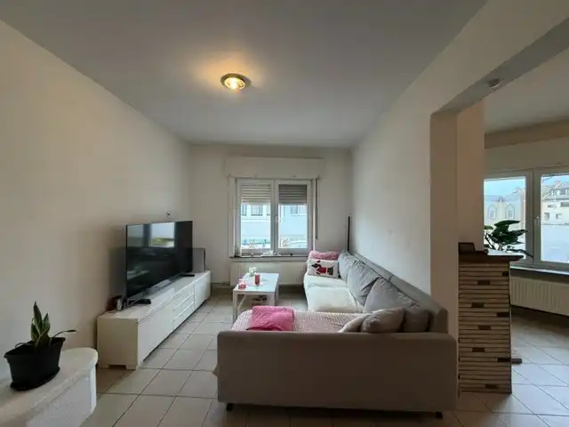 Ruim en centraal gelegen appartement in centrum Mere foto 3
