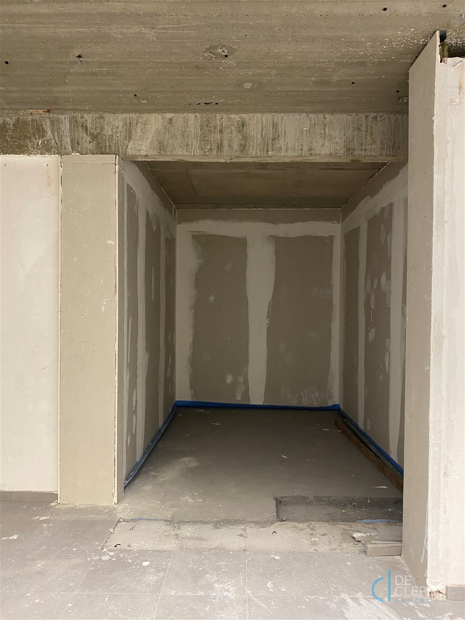 Ruim kantoor met parking te huur in centrum Lochristi!  foto 4