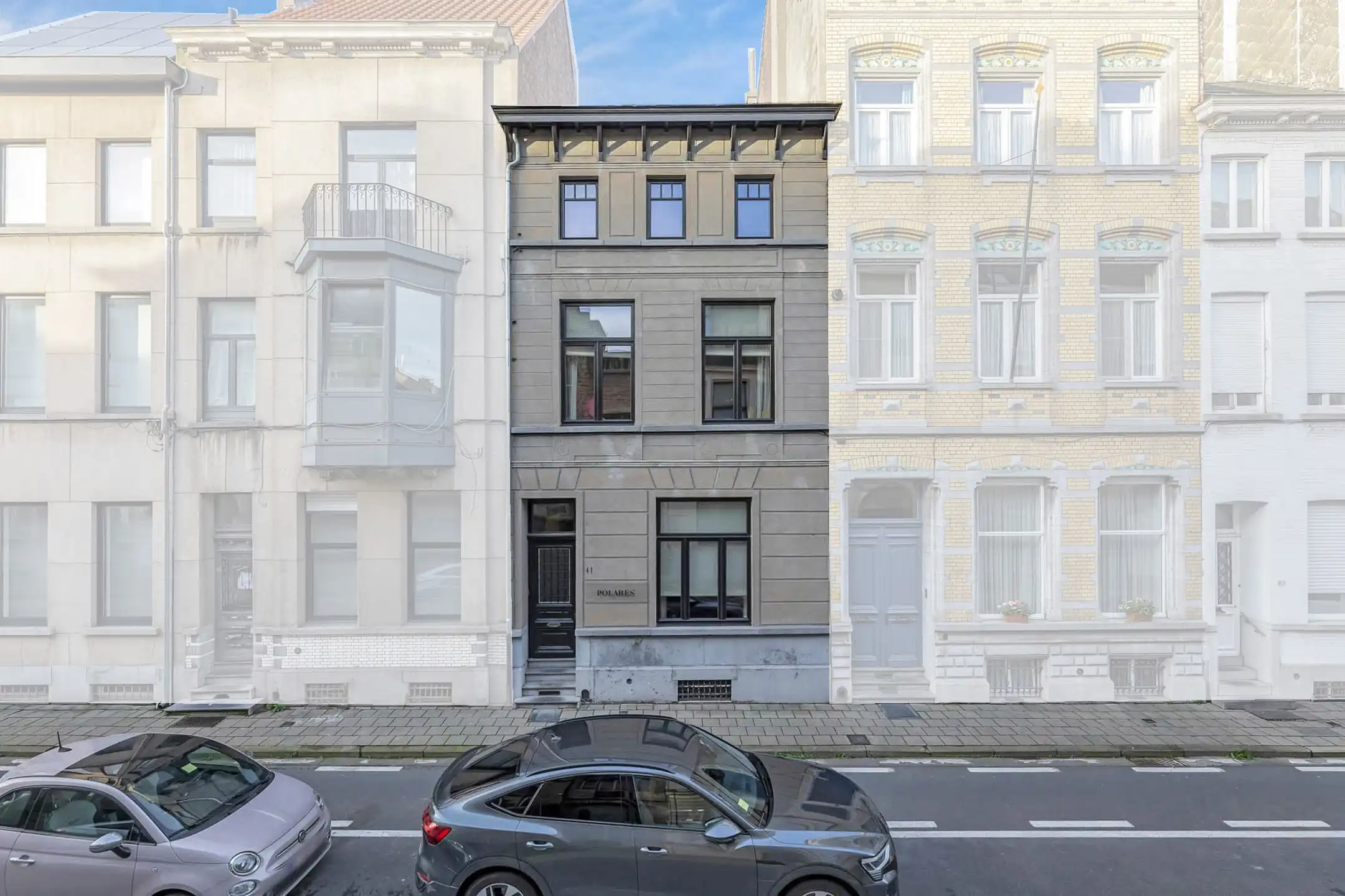 Authentiek gerenoveerd herenhuis in het hart van Aalst foto {{pictureIndex}}