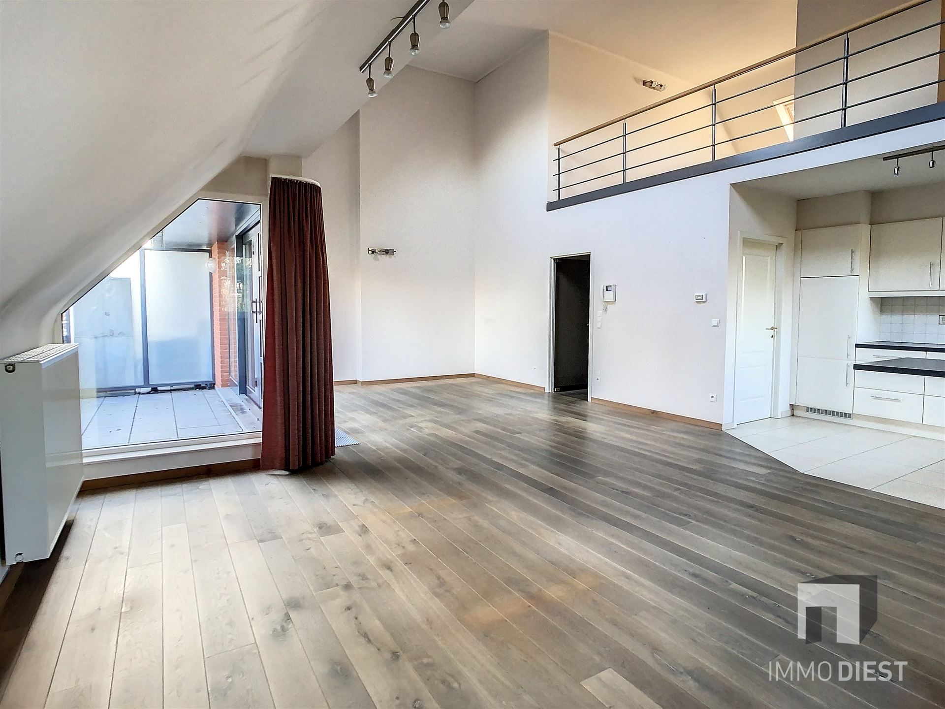 Ruim appartement met 2 slaapkamers foto 4