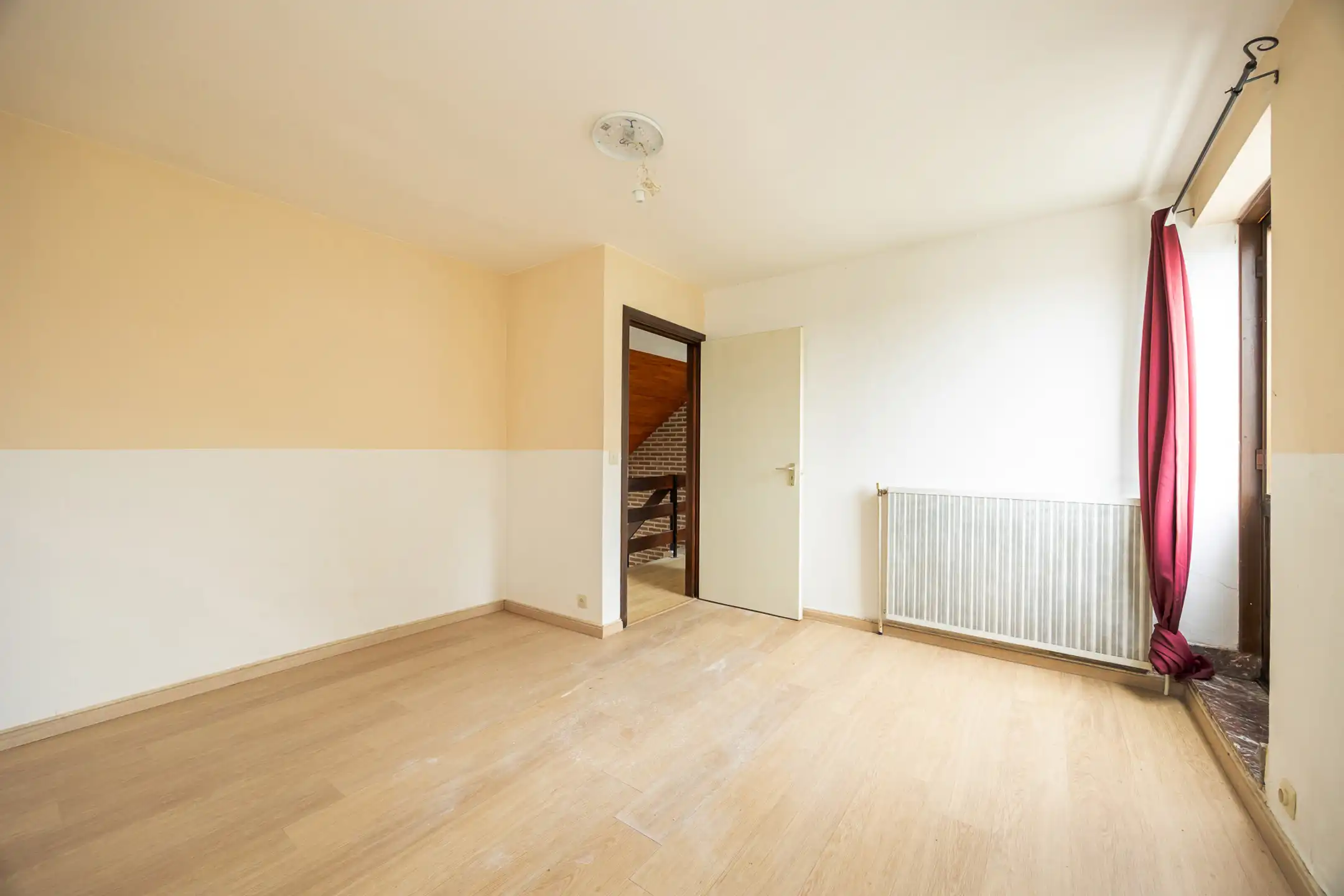 Opbrengstgebouw met 2 grote eenheden foto 14