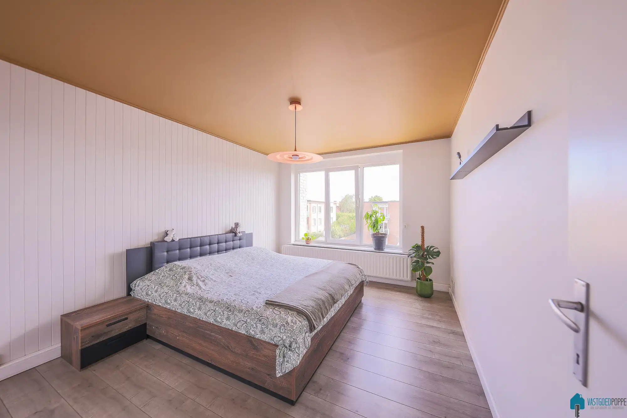 Gerenoveerd appartement met terras foto 10