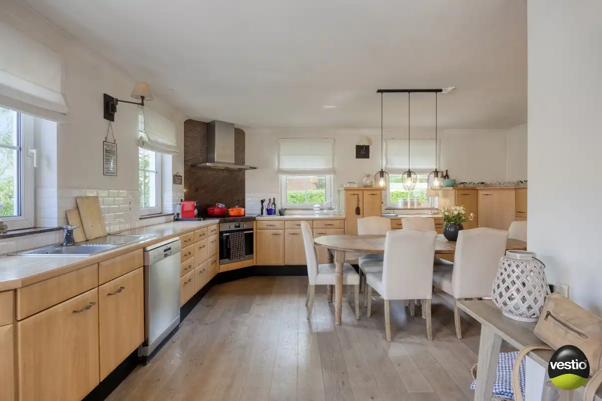 Karaktervolle villa met 4 slaapkamers, praktijkruimte en uitzonderlijke tuin te rijkhoven foto 12