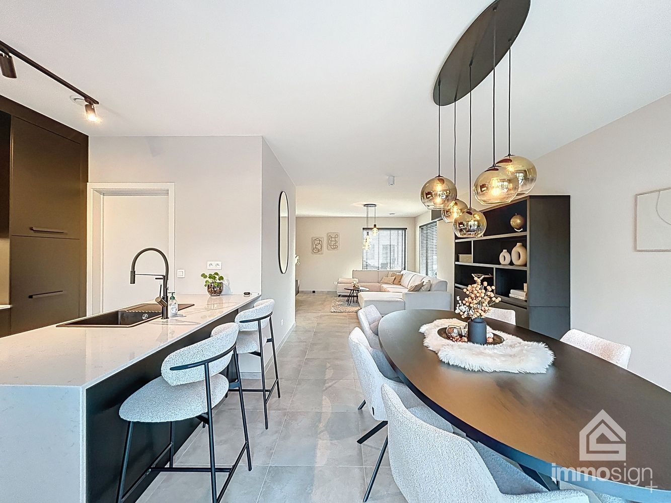 Instapklare, moderne gezinswoning in jonge, rustige buurt te Peer voorzien van tal van troeven foto 9