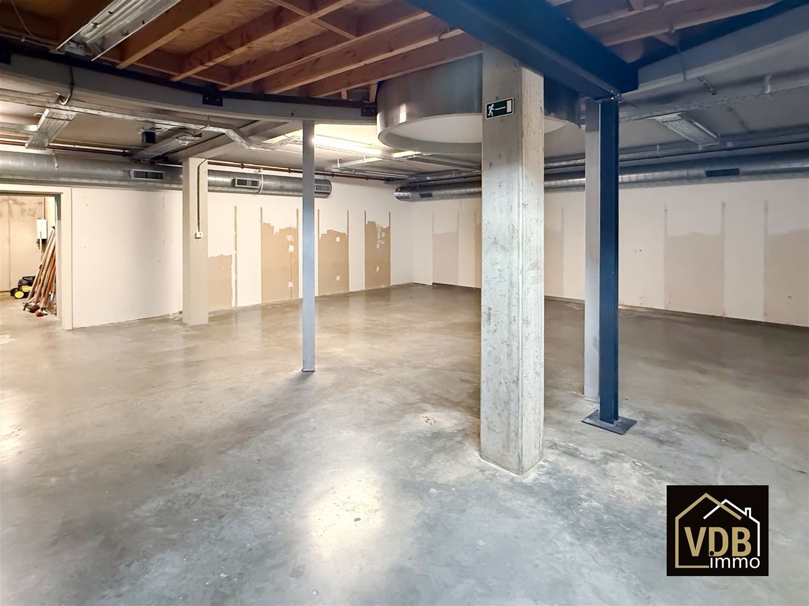 Commercieel pand op TOP locatie foto 31